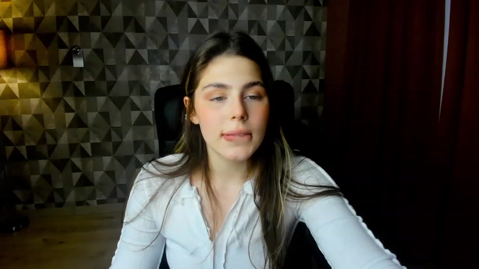 Gallery image thumbnail from Kamila_Swen's myfreecams stream on, 02/02/2023, 11:49 image 4 of 20