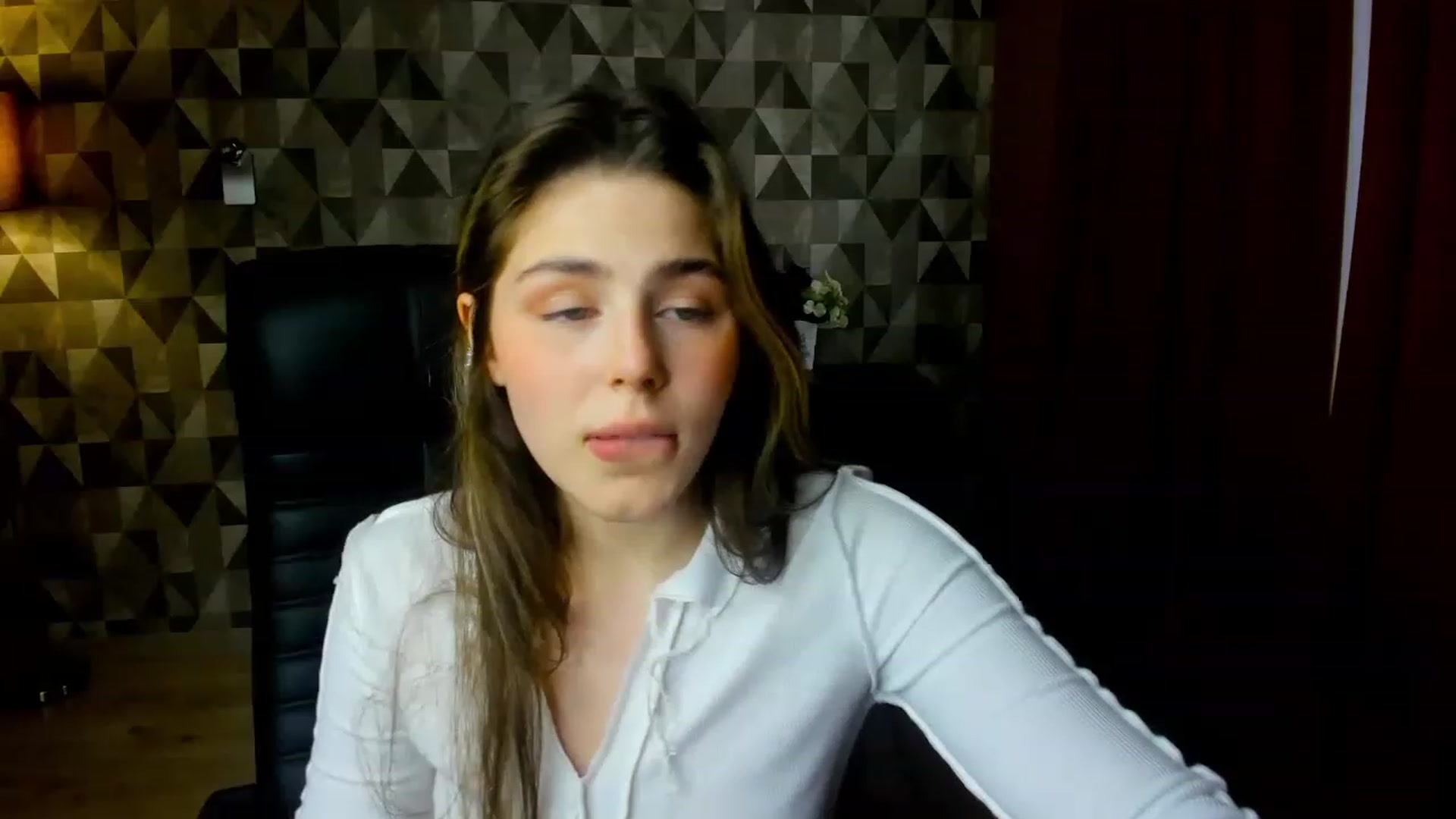 Gallery image thumbnail from Kamila_Swen's myfreecams stream on, 02/02/2023, 11:49 image 10 of 20