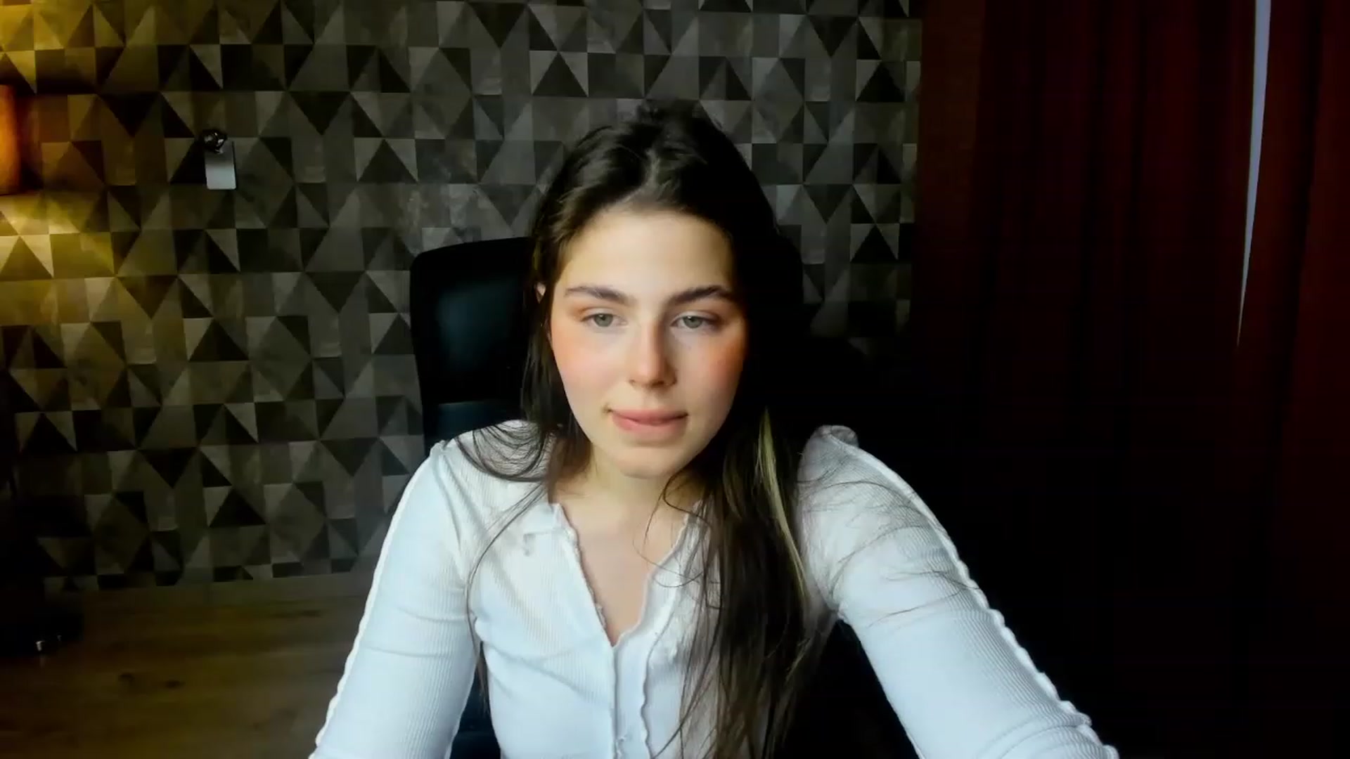 Gallery image thumbnail from Kamila_Swen's myfreecams stream on, 02/02/2023, 11:49 image 3 of 20