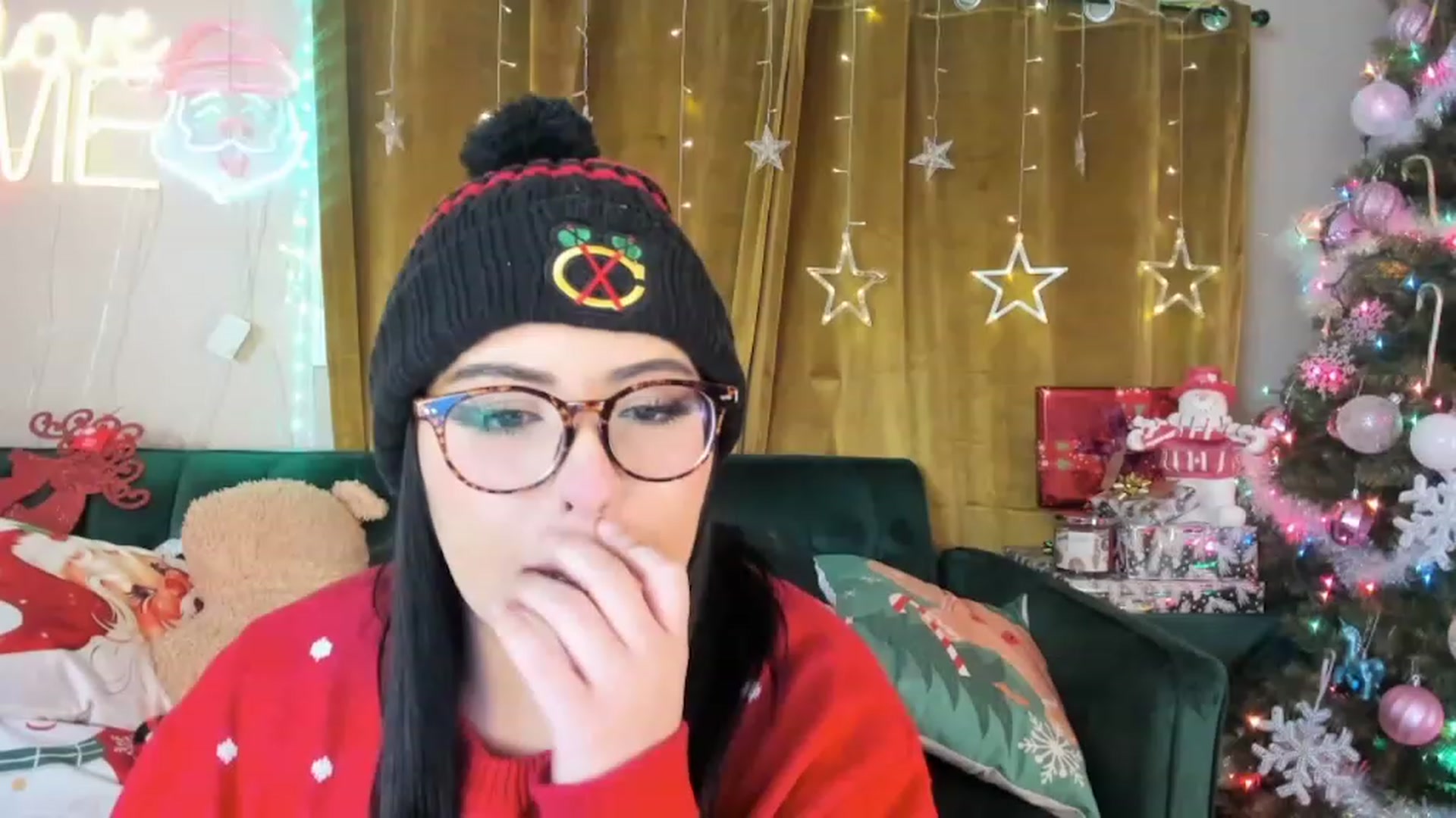 Gallery image thumbnail from Kamila__'s myfreecams stream on, 12/05/2022, 06:07 image 11 of 20