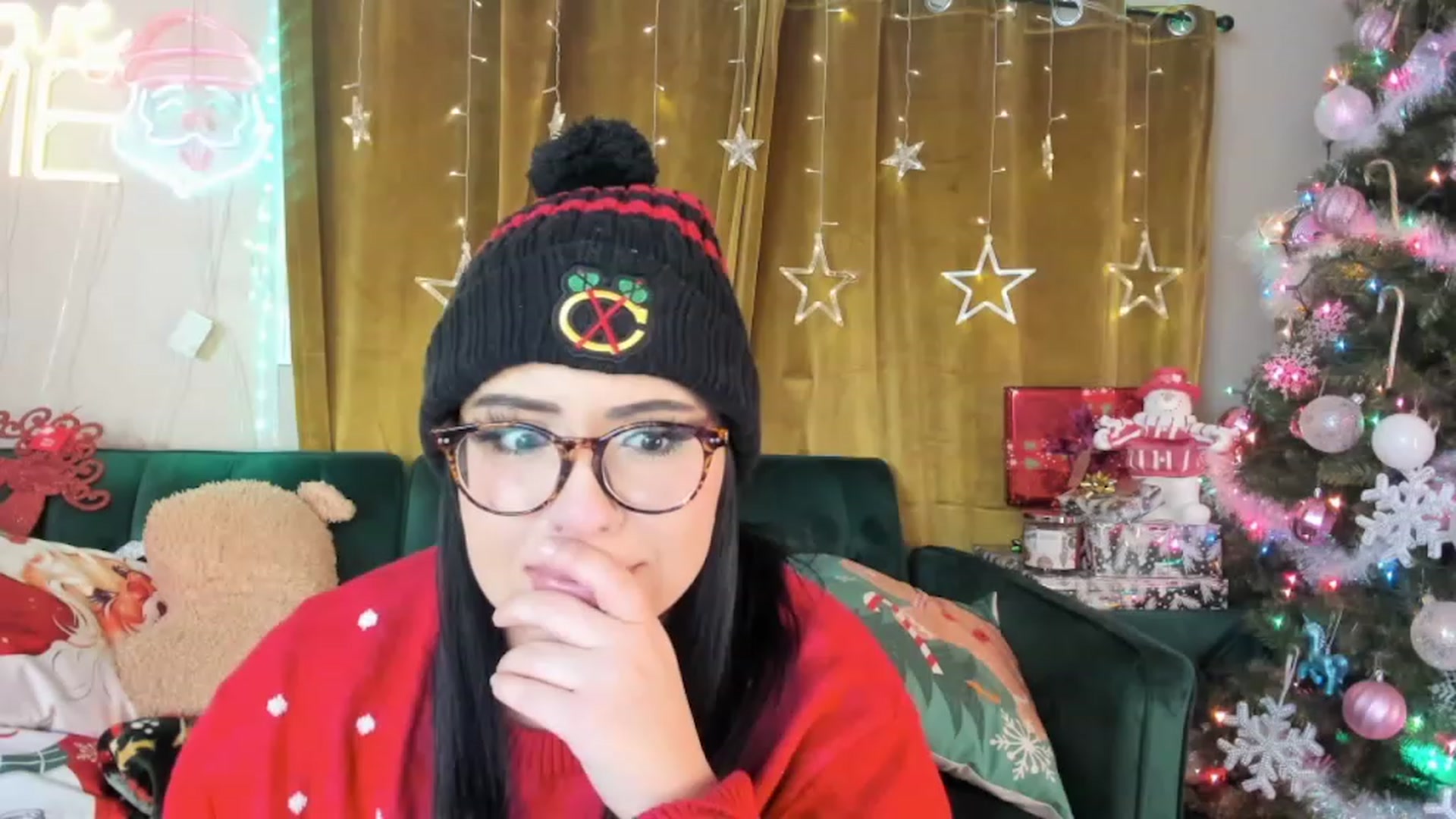 Gallery image thumbnail from Kamila__'s myfreecams stream on, 12/05/2022, 06:07 image 6 of 20