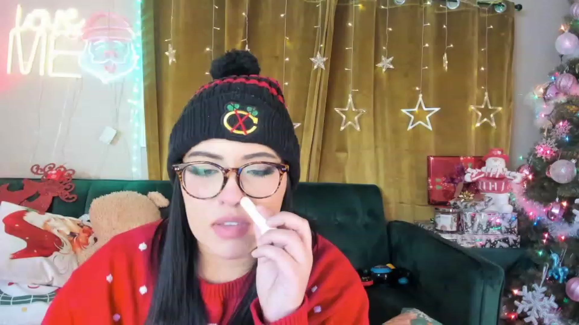 Gallery image thumbnail from Kamila__'s myfreecams stream on, 12/05/2022, 06:07 image 16 of 20