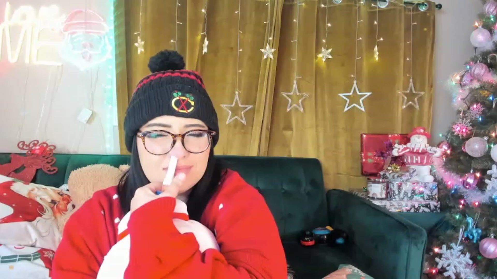 Gallery image thumbnail from Kamila__'s myfreecams stream on, 12/05/2022, 06:07 image 17 of 20