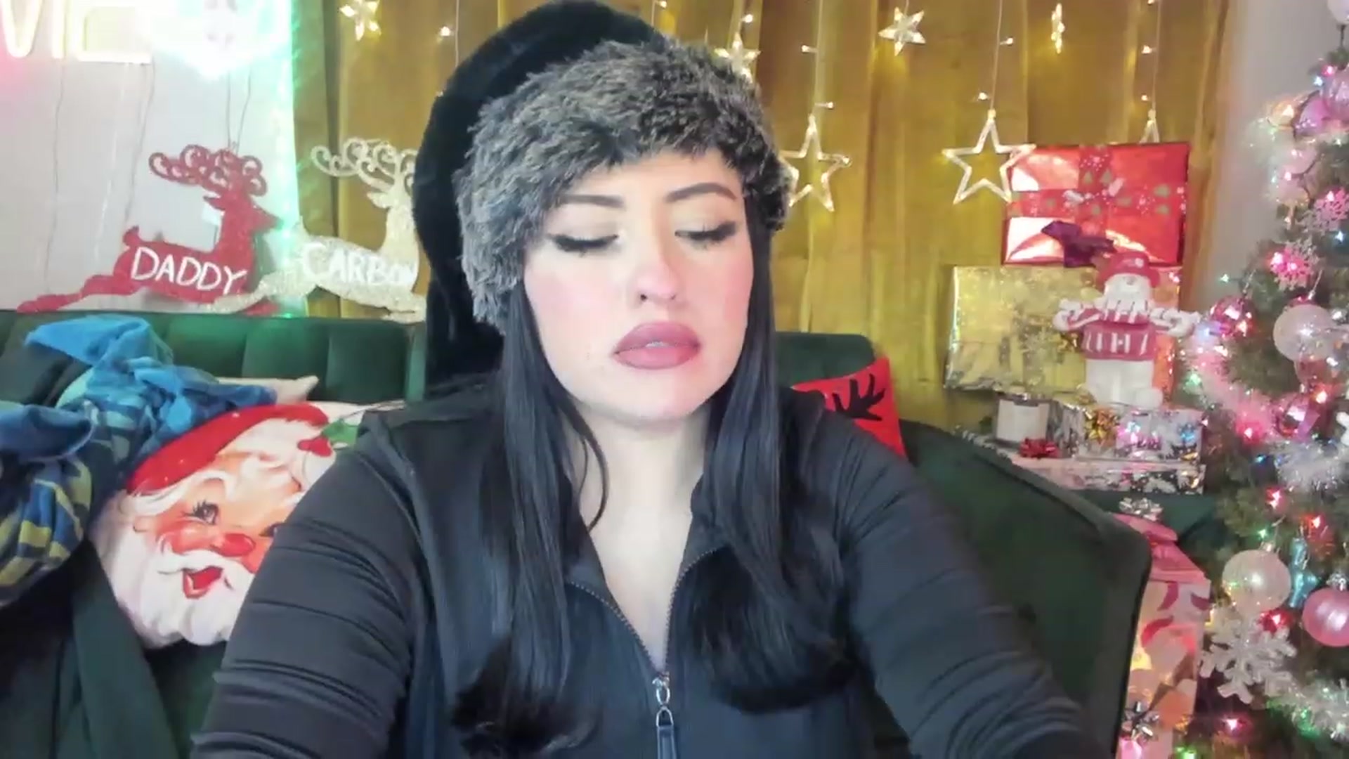 Gallery image thumbnail from Kamila__'s myfreecams stream on, 12/15/2022, 12:11 image 2 of 20