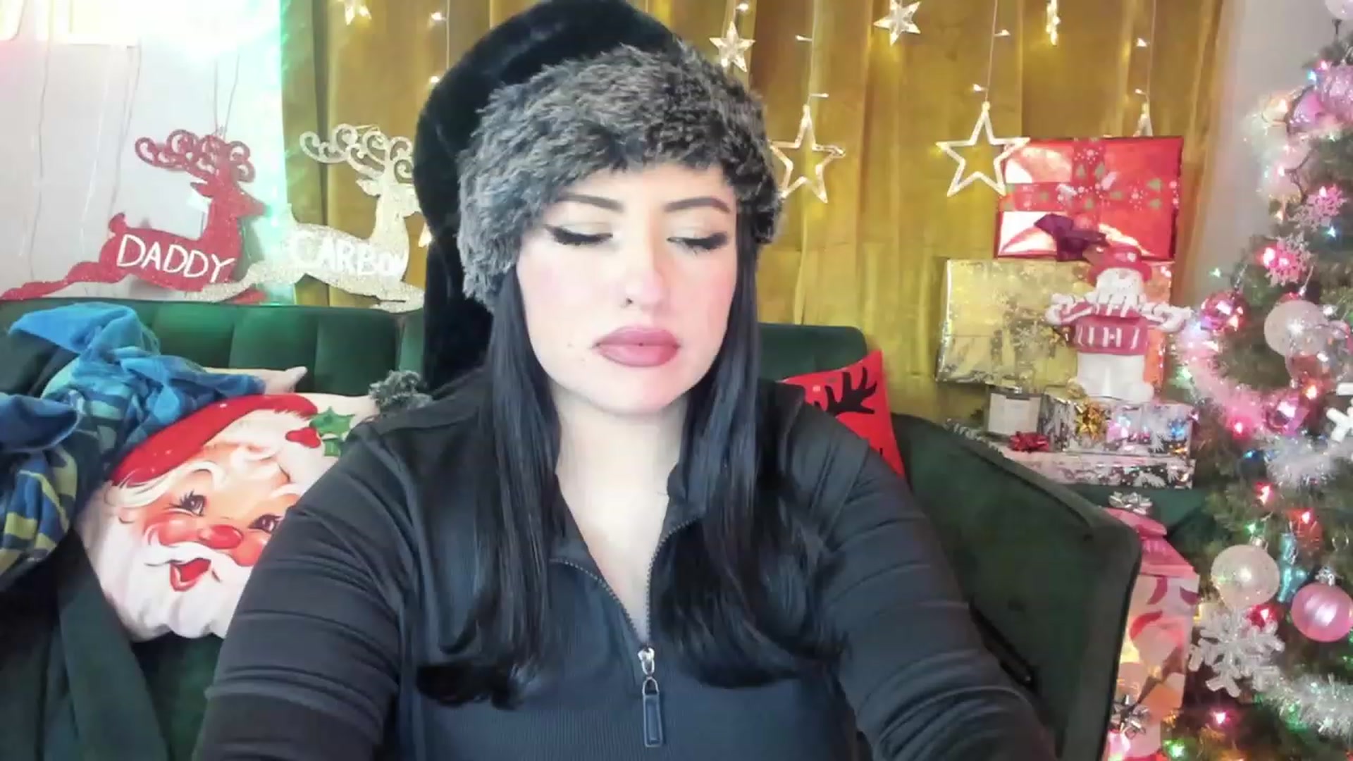 Gallery image thumbnail from Kamila__'s myfreecams stream on, 12/15/2022, 12:11 image 1 of 20