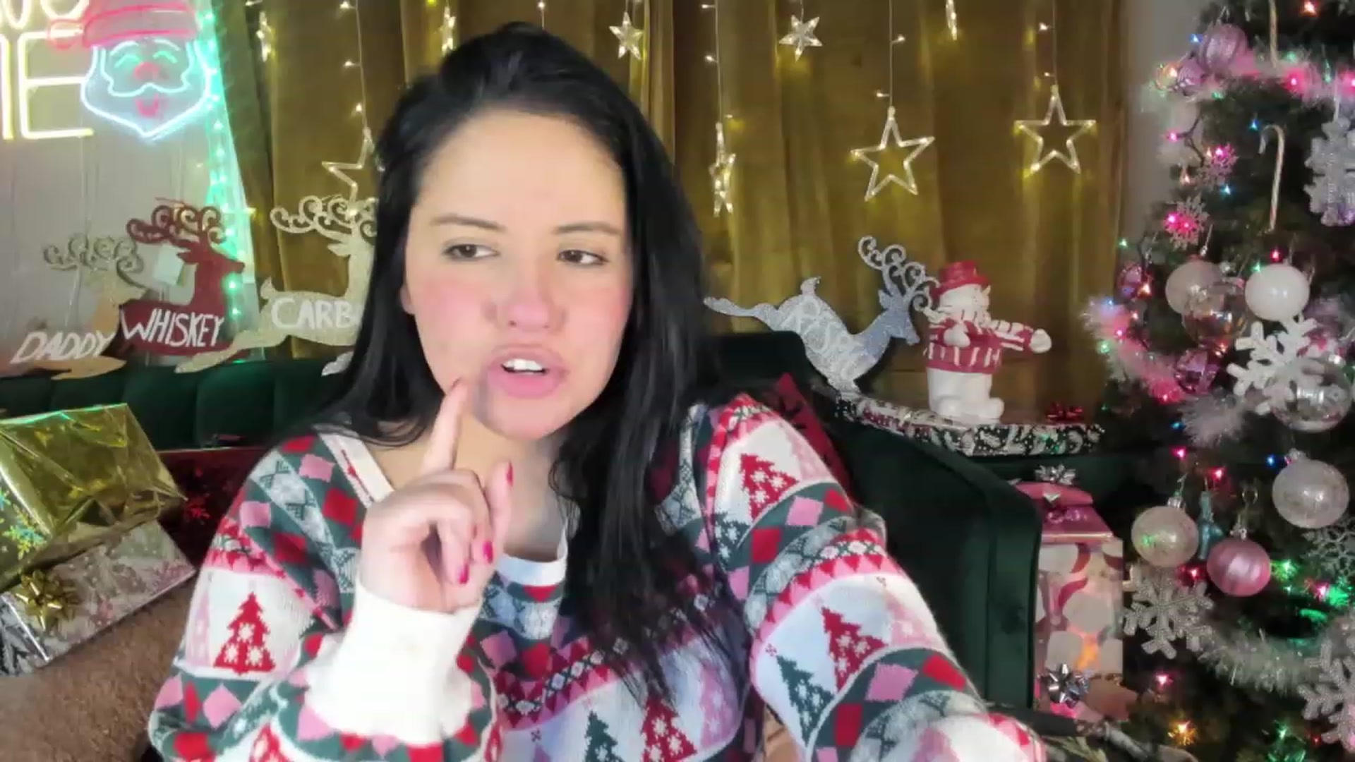 Gallery image thumbnail from Kamila__'s myfreecams stream on, 12/18/2022, 13:06 image 4 of 20