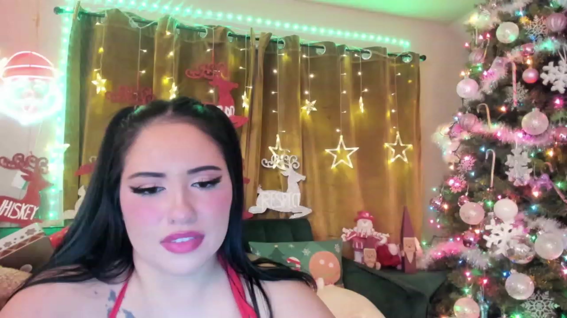 Gallery image thumbnail from Kamila__'s myfreecams stream on, 12/24/2022, 11:24 image 20 of 20