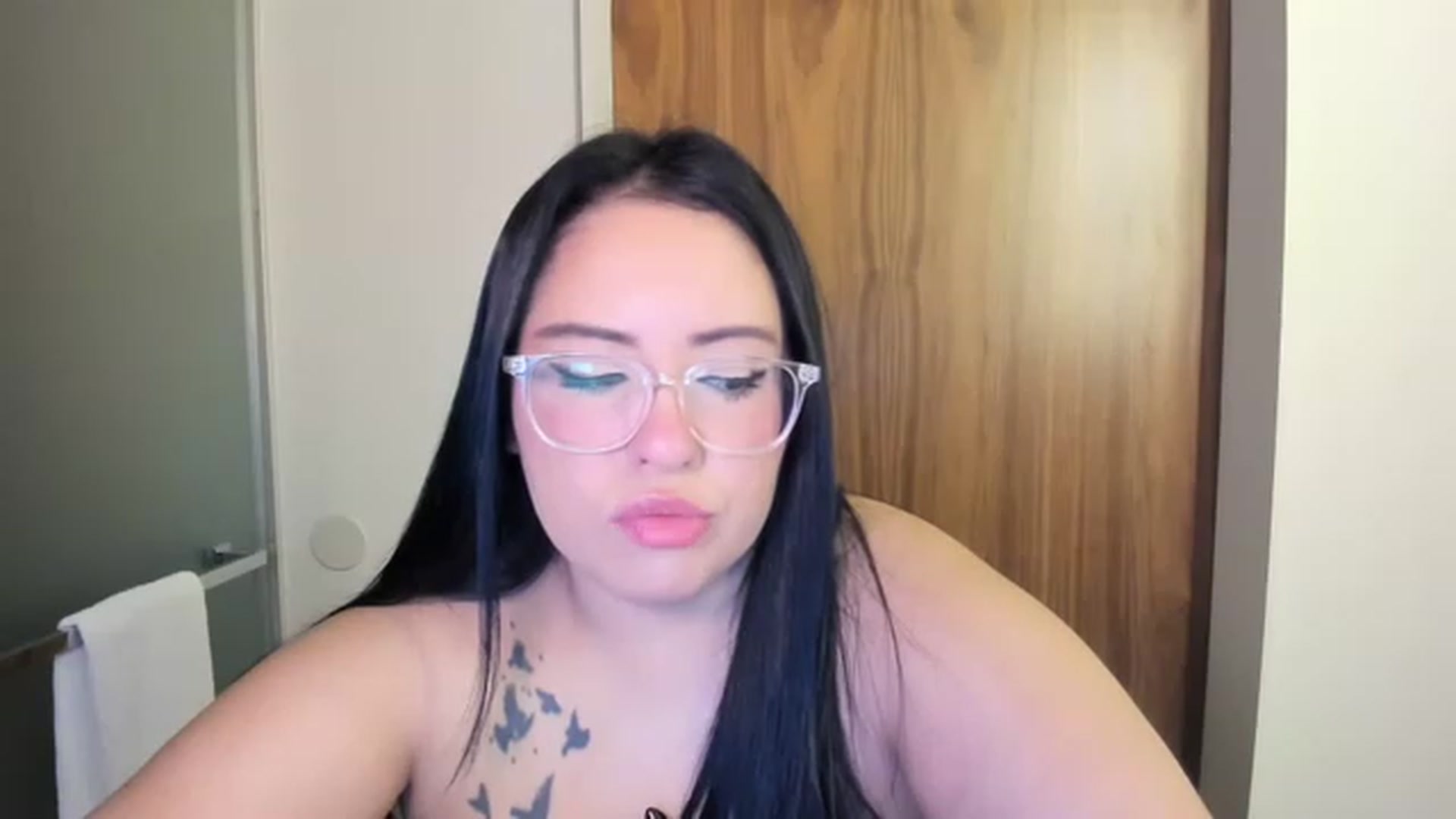 Gallery image thumbnail from Kamila__'s myfreecams stream on, 01/01/2023, 07:08 image 18 of 20