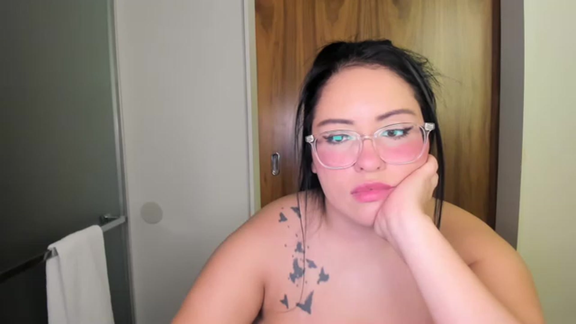 Gallery image thumbnail from Kamila__'s myfreecams stream on, 01/01/2023, 08:34 image 4 of 20