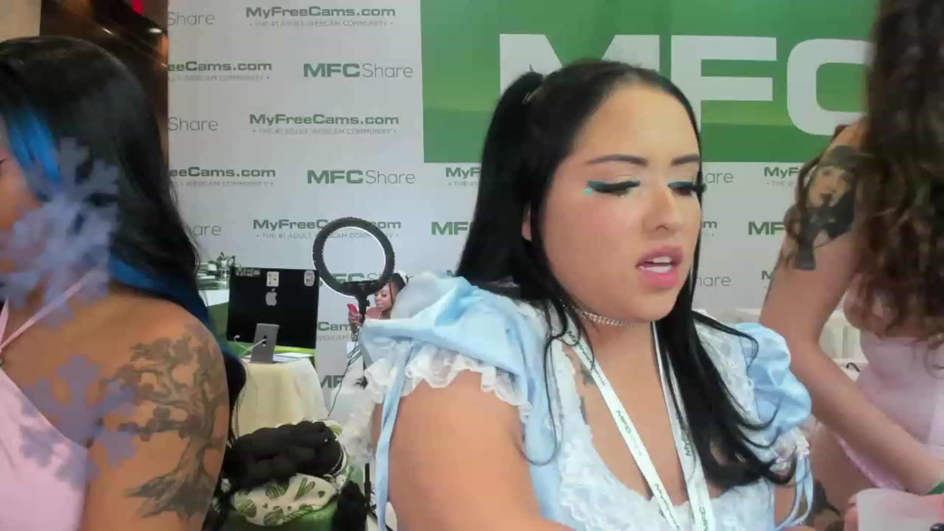 Gallery image thumbnail from Kamila__'s myfreecams stream on, 01/05/2023, 02:36 image 15 of 20