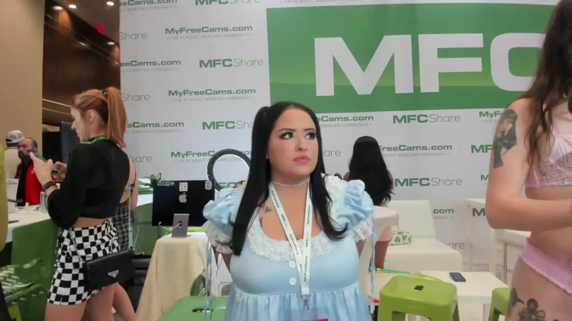 Gallery image thumbnail from Kamila__'s myfreecams stream on, 01/05/2023, 02:36 image 19 of 20