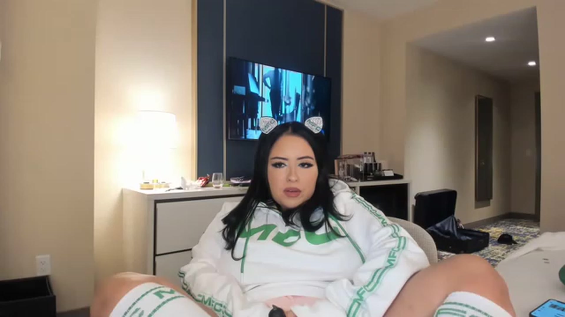 Gallery image thumbnail from Kamila__'s myfreecams stream on, 01/05/2023, 05:19 image 10 of 20