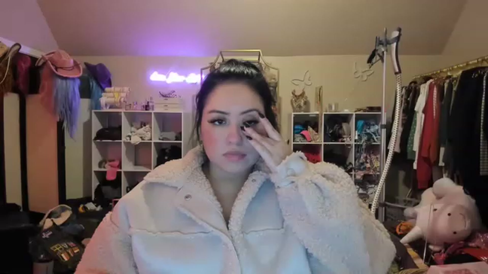 Gallery image thumbnail from Kamila__'s myfreecams stream on, 01/11/2023, 03:01 image 4 of 20
