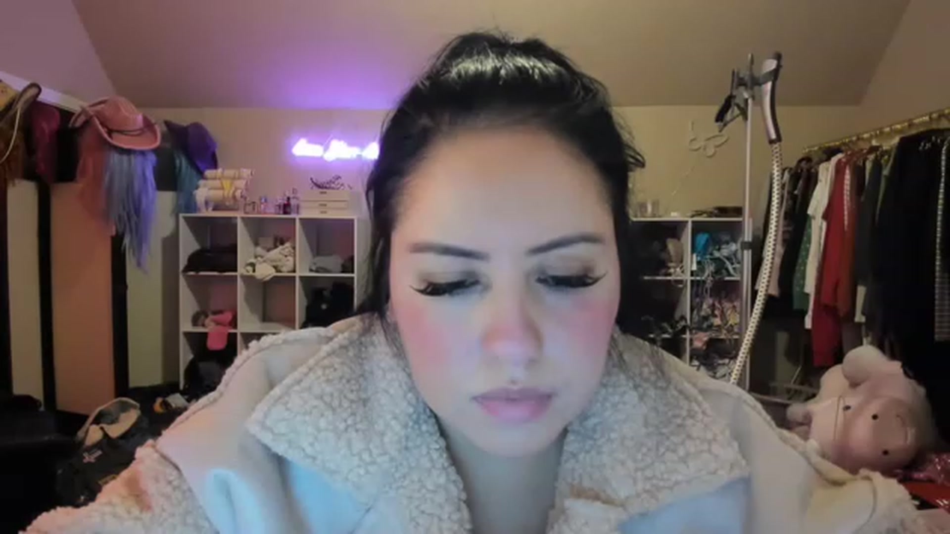 Gallery image thumbnail from Kamila__'s myfreecams stream on, 01/11/2023, 03:01 image 20 of 20