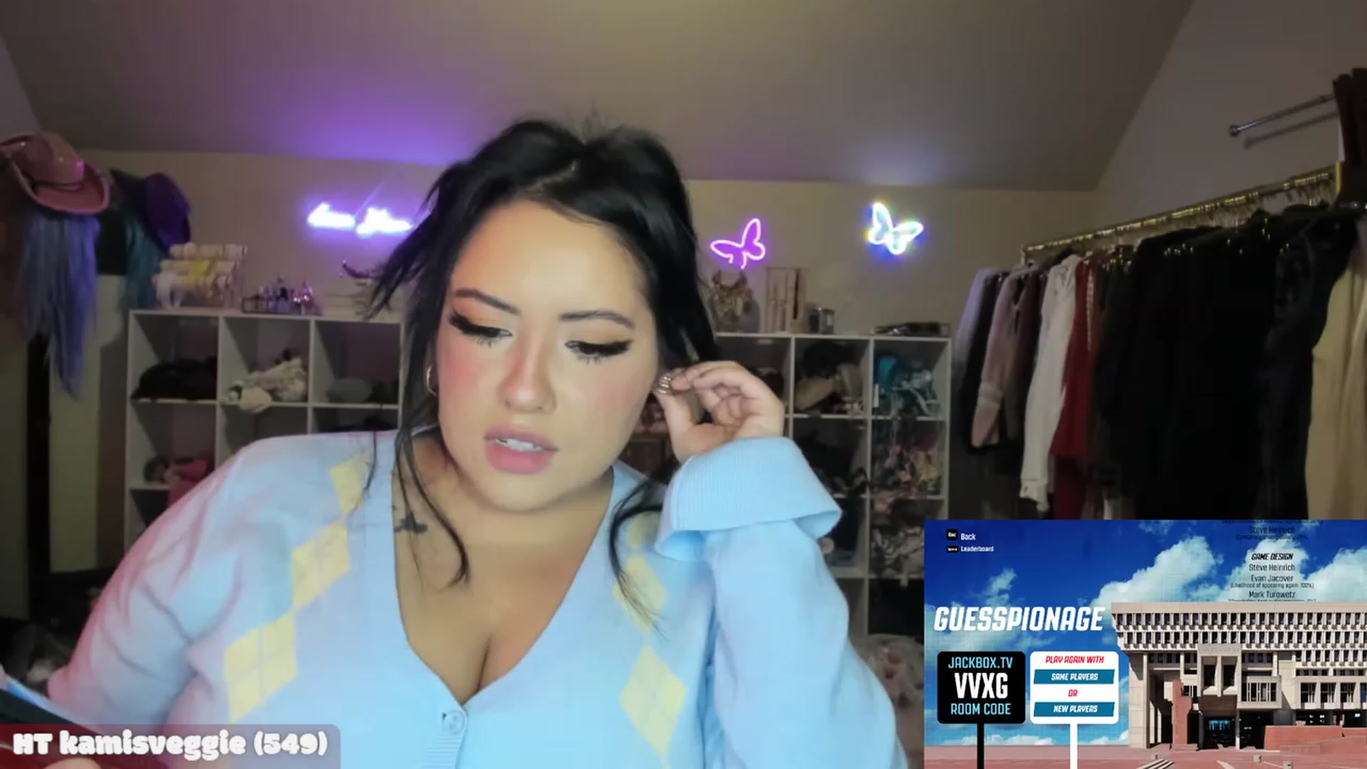 Gallery image thumbnail from Kamila__'s myfreecams stream on, 01/16/2023, 24:02 image 15 of 20