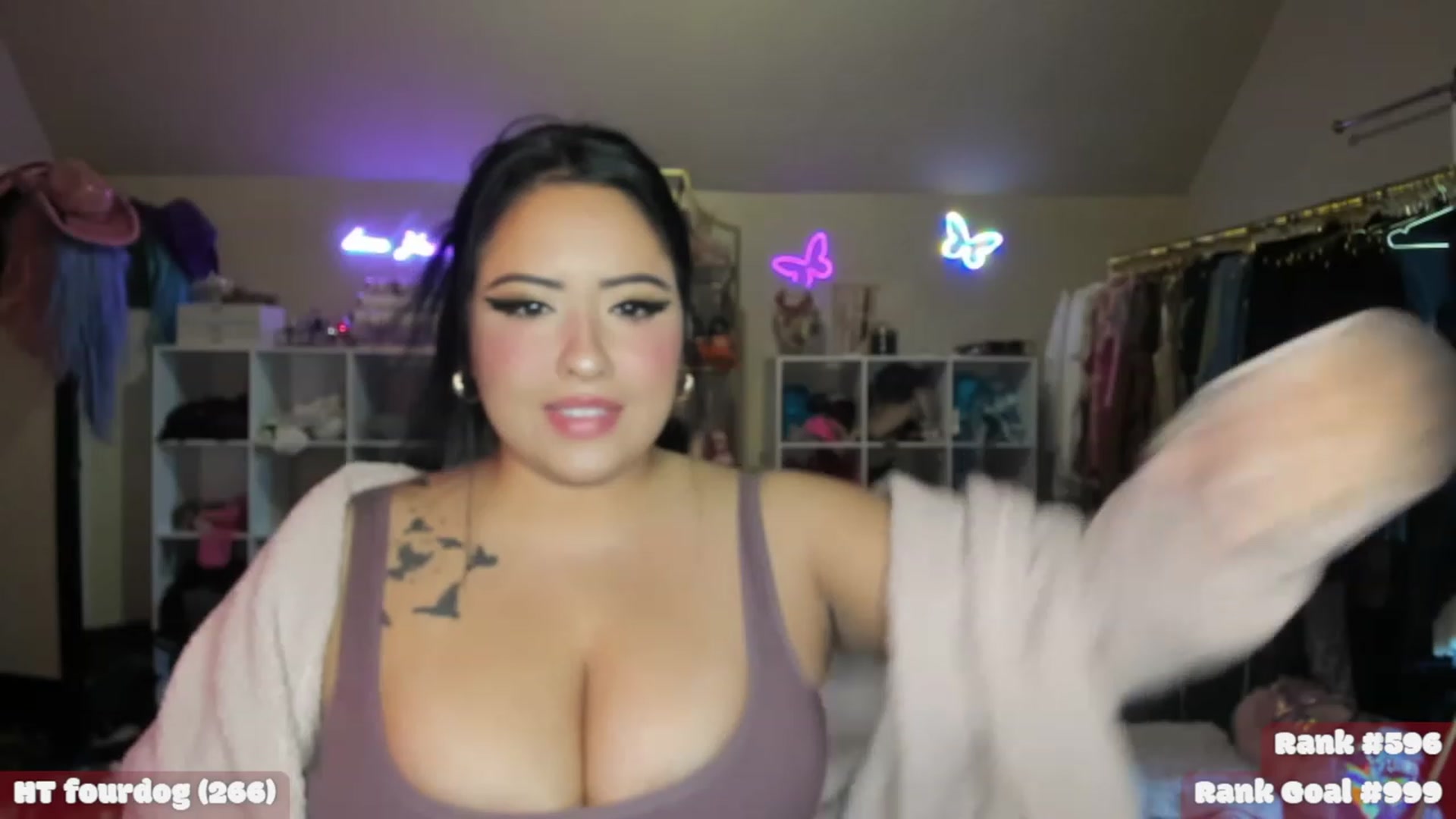 Gallery image thumbnail from Kamila__'s myfreecams stream on, 01/18/2023, 19:32 image 9 of 20