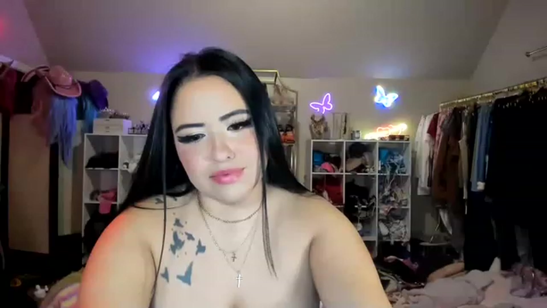 Gallery image thumbnail from Kamila__'s myfreecams stream on, 01/21/2023, 09:40 image 10 of 20