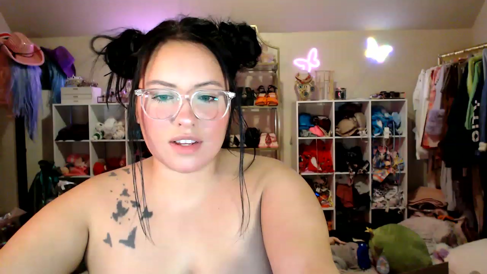 Gallery image thumbnail from Kamila__'s myfreecams stream on, 01/28/2023, 07:05 image 11 of 20
