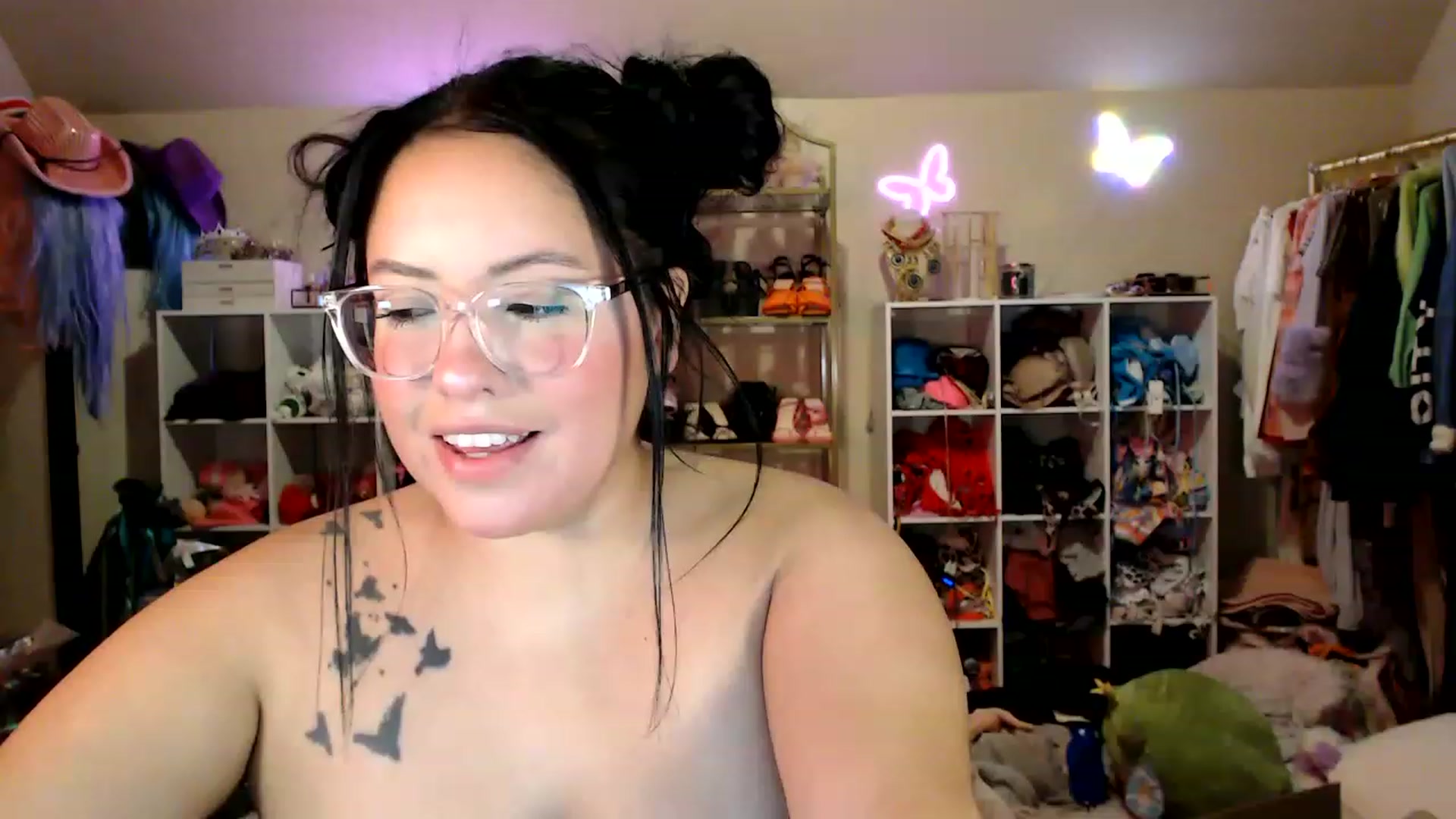 Gallery image thumbnail from Kamila__'s myfreecams stream on, 01/28/2023, 07:05 image 13 of 20