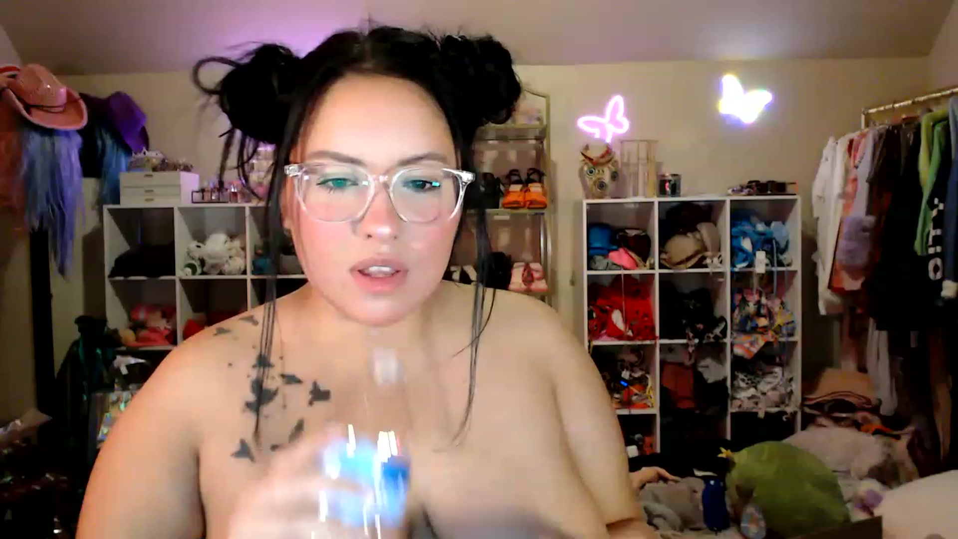 Gallery image thumbnail from Kamila__'s myfreecams stream on, 01/28/2023, 07:05 image 9 of 20