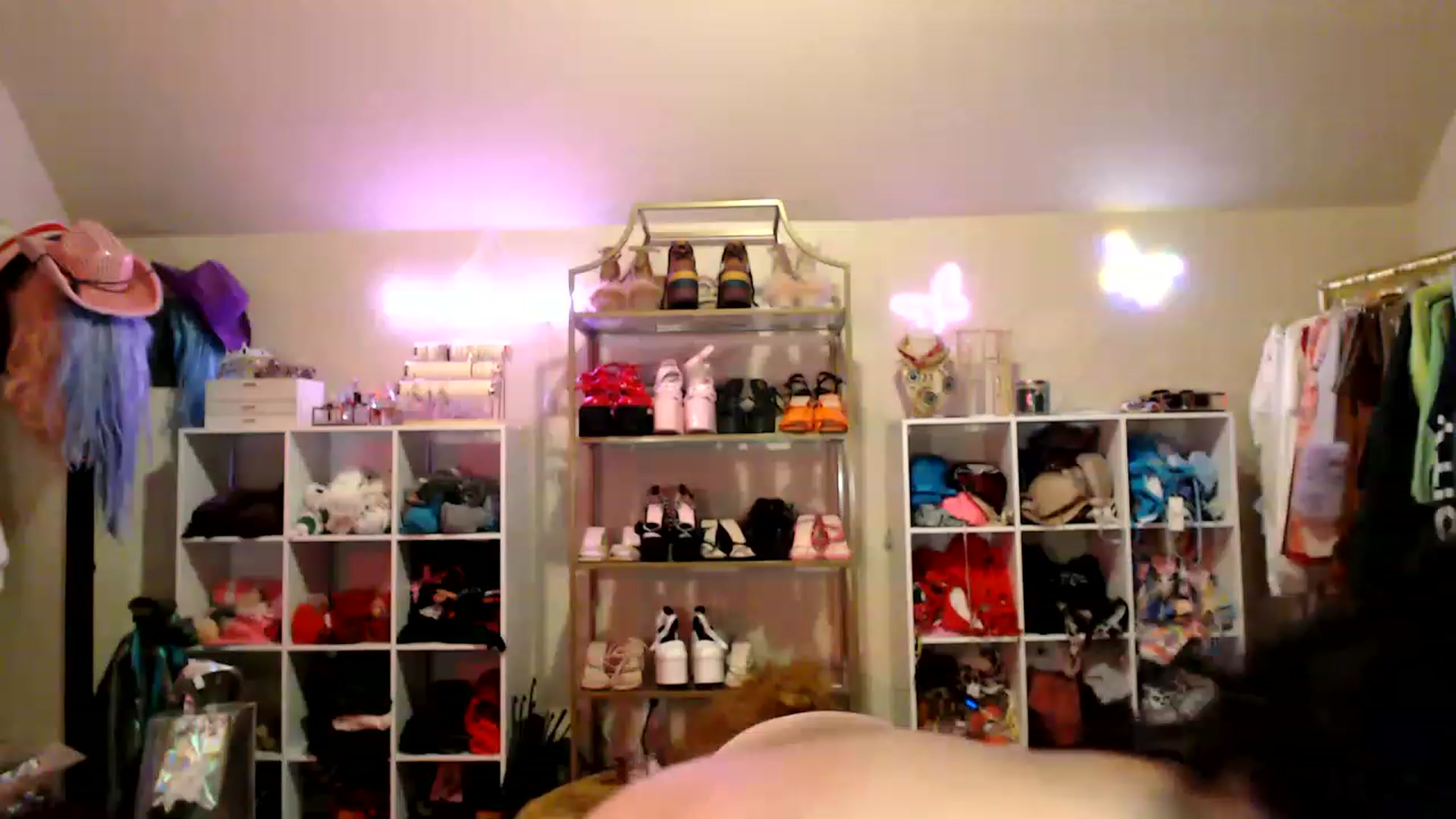 Gallery image thumbnail from Kamila__'s myfreecams stream on, 01/28/2023, 08:21 image 11 of 20