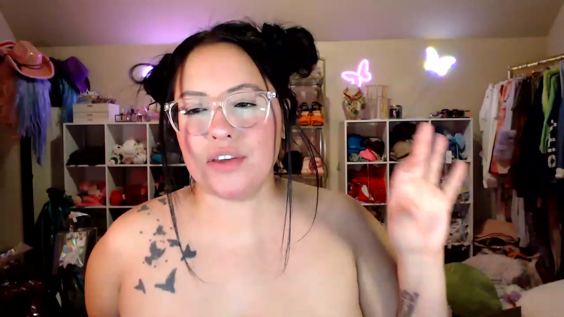 Gallery image thumbnail from Kamila__'s myfreecams stream on, 01/28/2023, 08:21 image 15 of 20