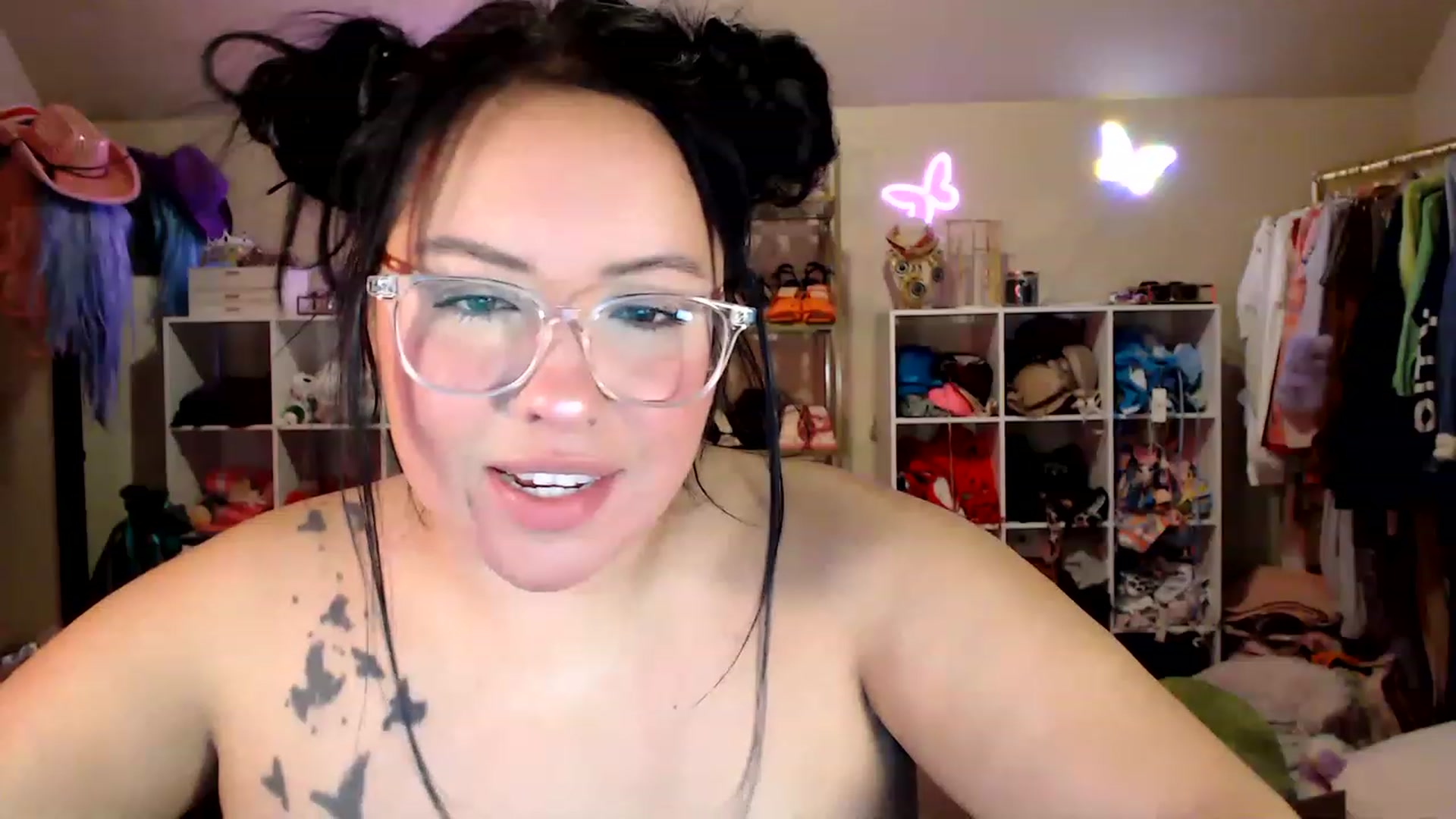 Gallery image thumbnail from Kamila__'s myfreecams stream on, 01/28/2023, 08:21 image 14 of 20