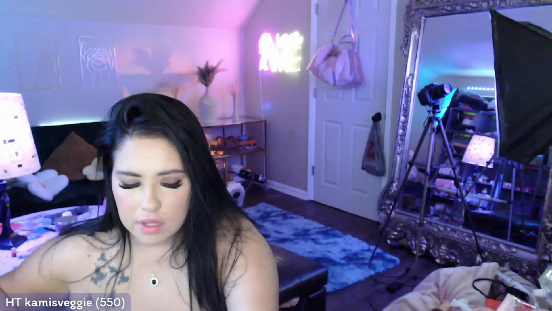 Gallery image thumbnail from Kamila__'s myfreecams stream on, 03/11/2023, 14:44 image 18 of 20