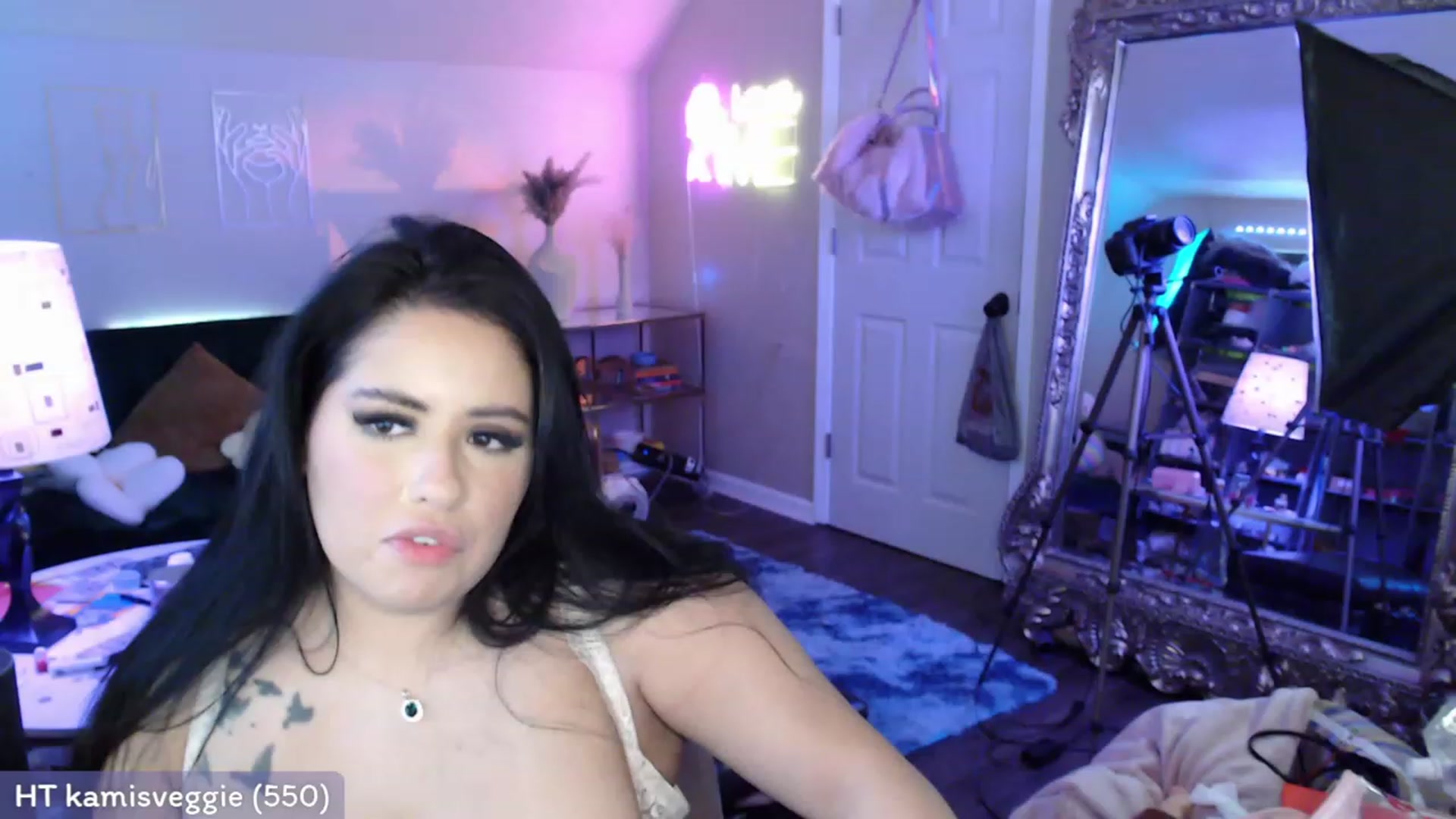 Gallery image thumbnail from Kamila__'s myfreecams stream on, 03/11/2023, 14:44 image 12 of 20