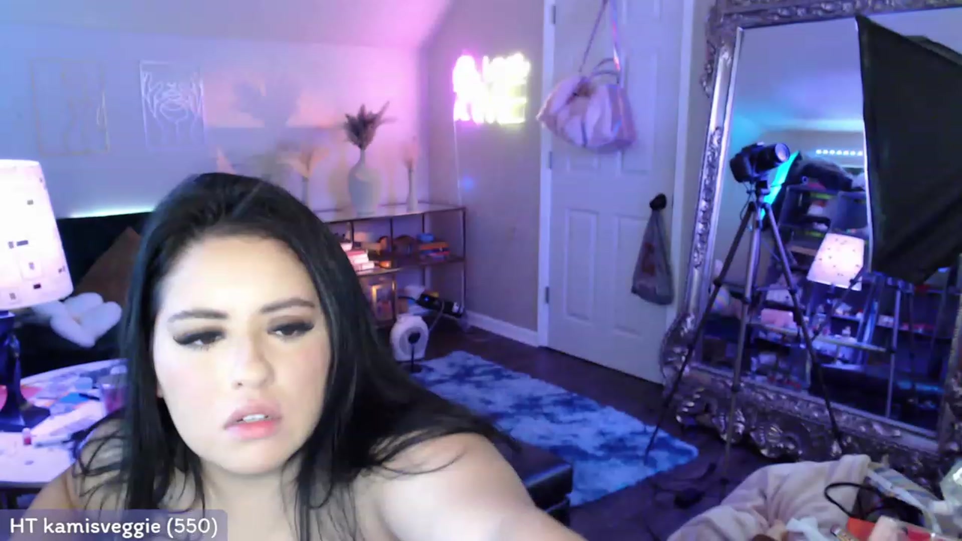 Gallery image thumbnail from Kamila__'s myfreecams stream on, 03/11/2023, 14:44 image 15 of 20