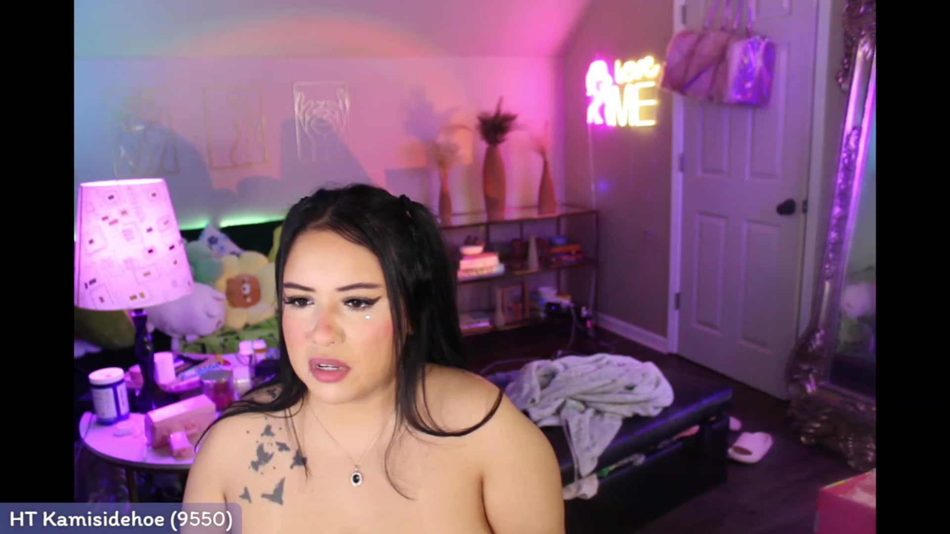Gallery image thumbnail from Kamila__'s myfreecams stream on, 03/18/2023, 04:00 image 18 of 20