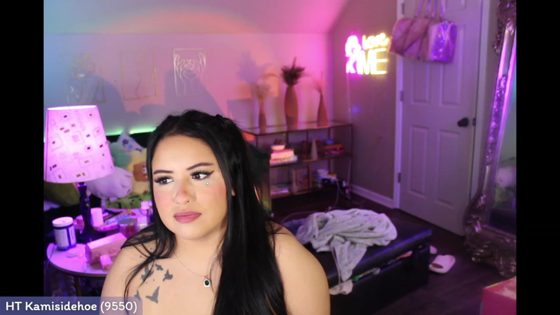 Gallery image thumbnail from Kamila__'s myfreecams stream on, 03/18/2023, 04:00 image 16 of 20