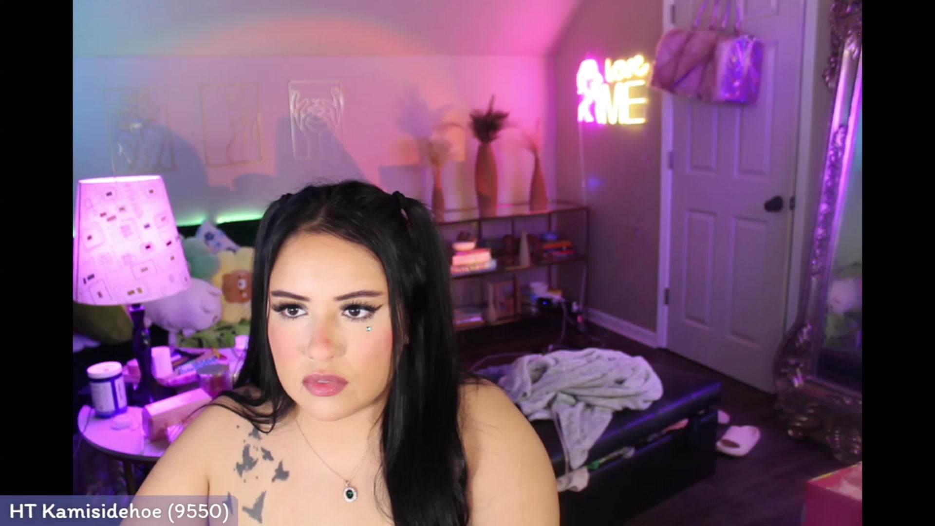 Gallery image thumbnail from Kamila__'s myfreecams stream on, 03/18/2023, 04:00 image 15 of 20