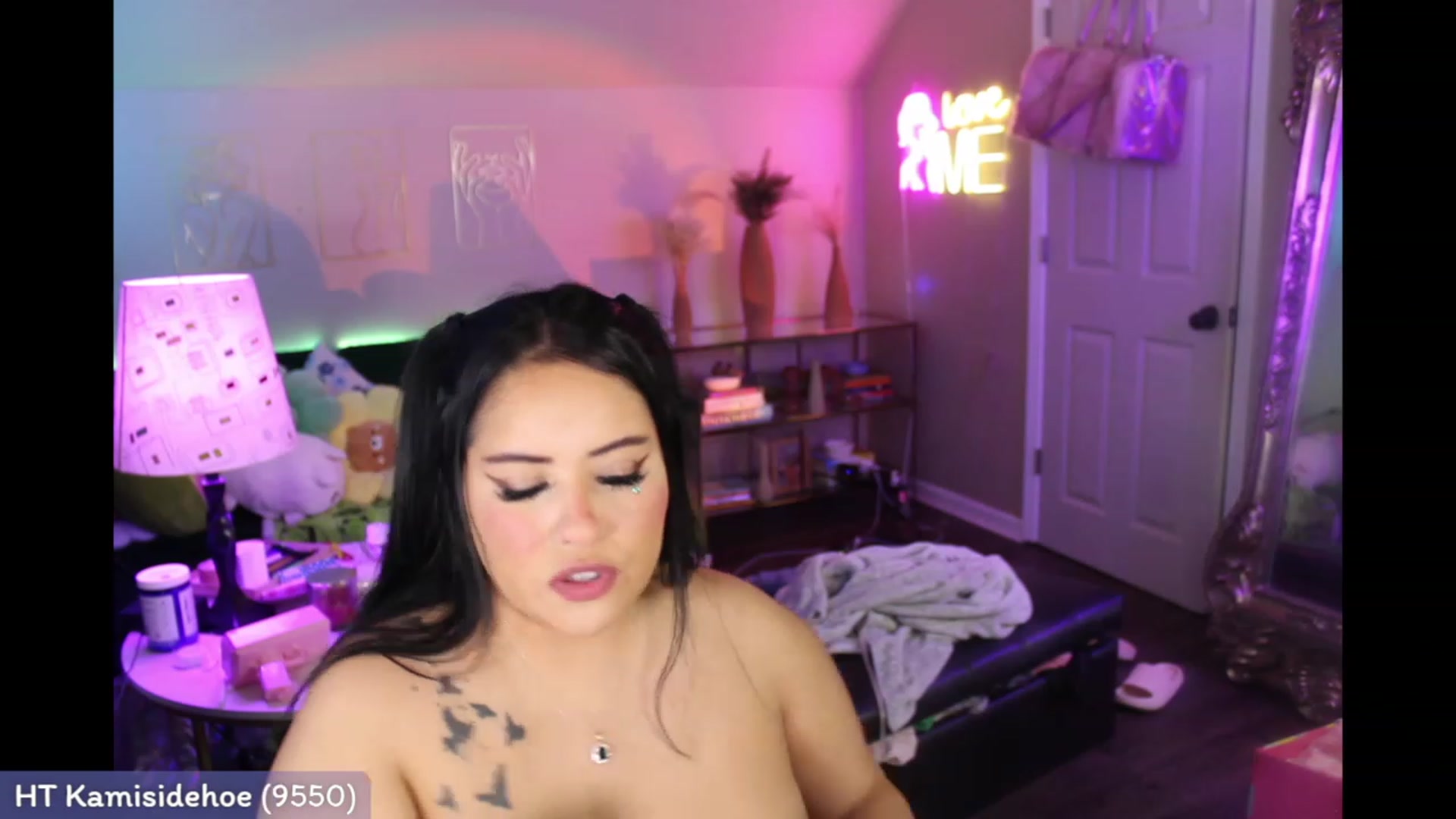 Gallery image thumbnail from Kamila__'s myfreecams stream on, 03/18/2023, 04:00 image 17 of 20