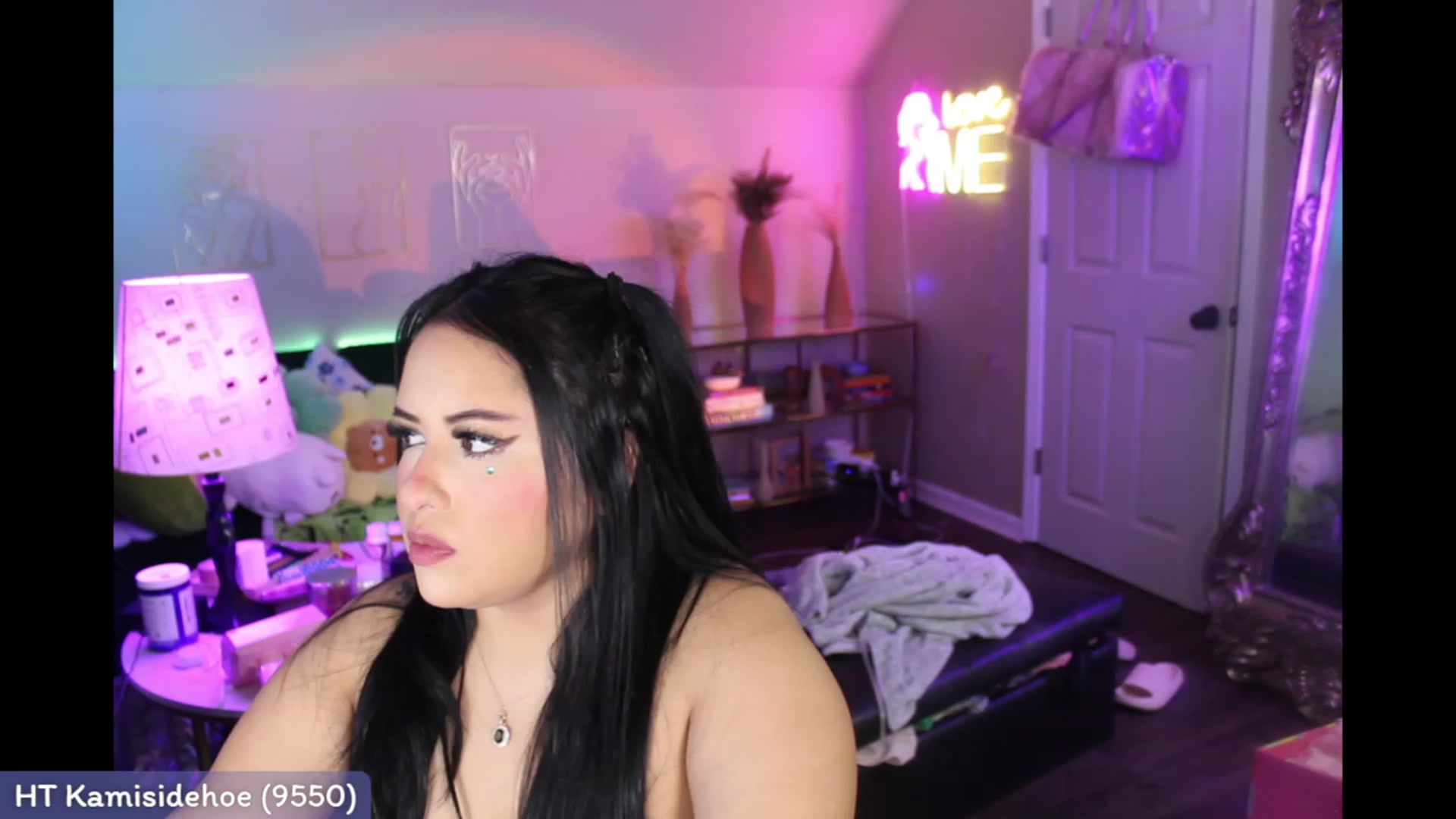 Gallery image thumbnail from Kamila__'s myfreecams stream on, 03/18/2023, 04:00 image 14 of 20