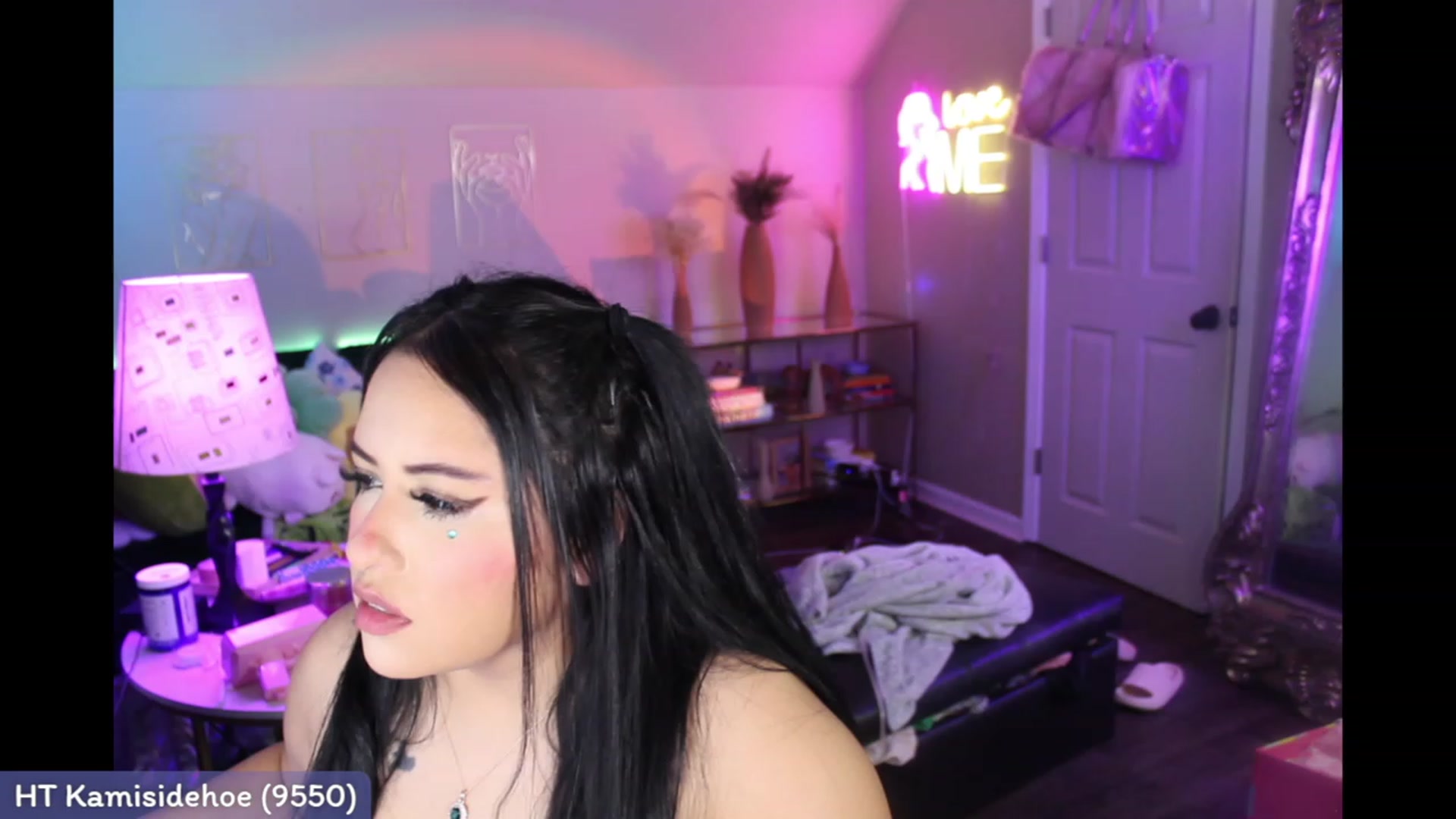 Gallery image thumbnail from Kamila__'s myfreecams stream on, 03/18/2023, 04:00 image 12 of 20