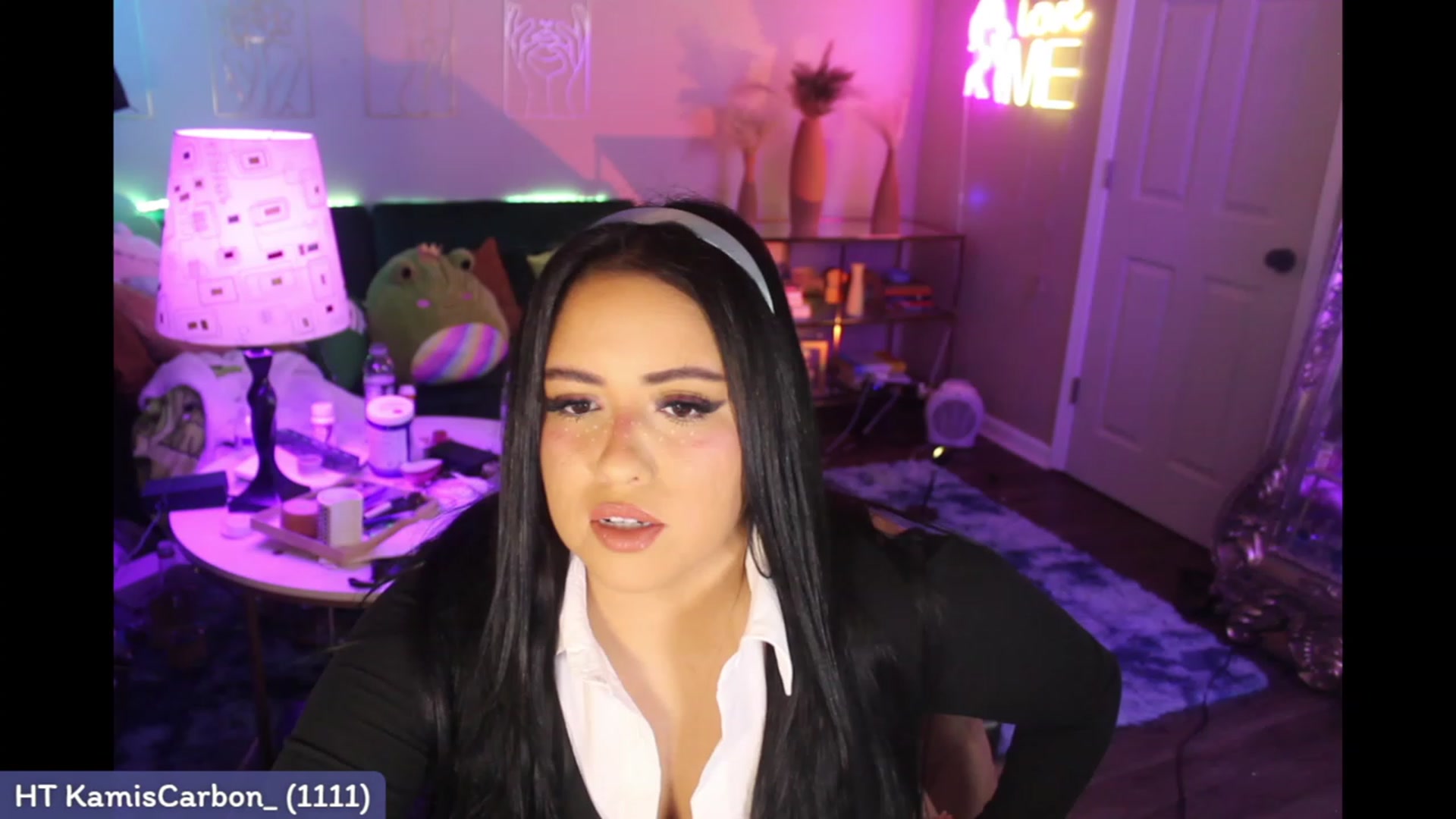 Gallery image thumbnail from Kamila__'s myfreecams stream on, 03/26/2023, 02:45 image 18 of 20