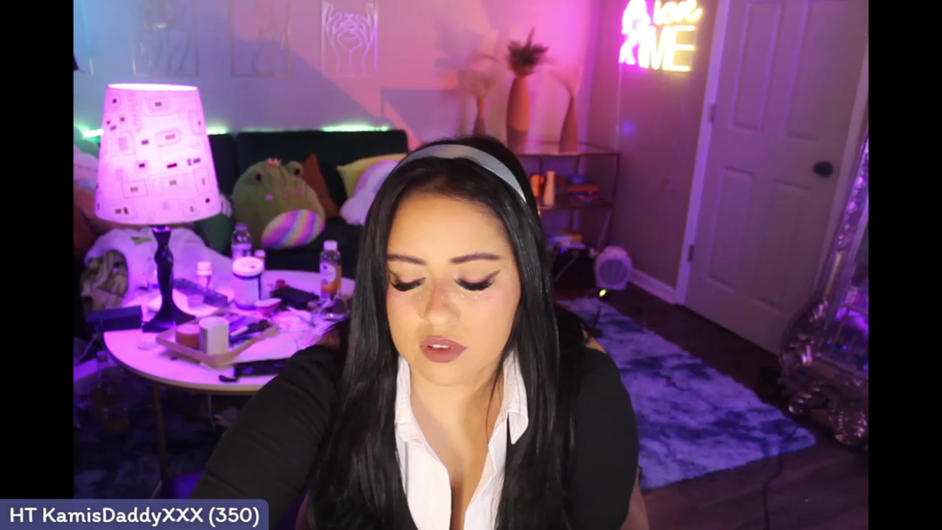 Gallery image thumbnail from Kamila__'s myfreecams stream on, 03/26/2023, 02:45 image 4 of 20