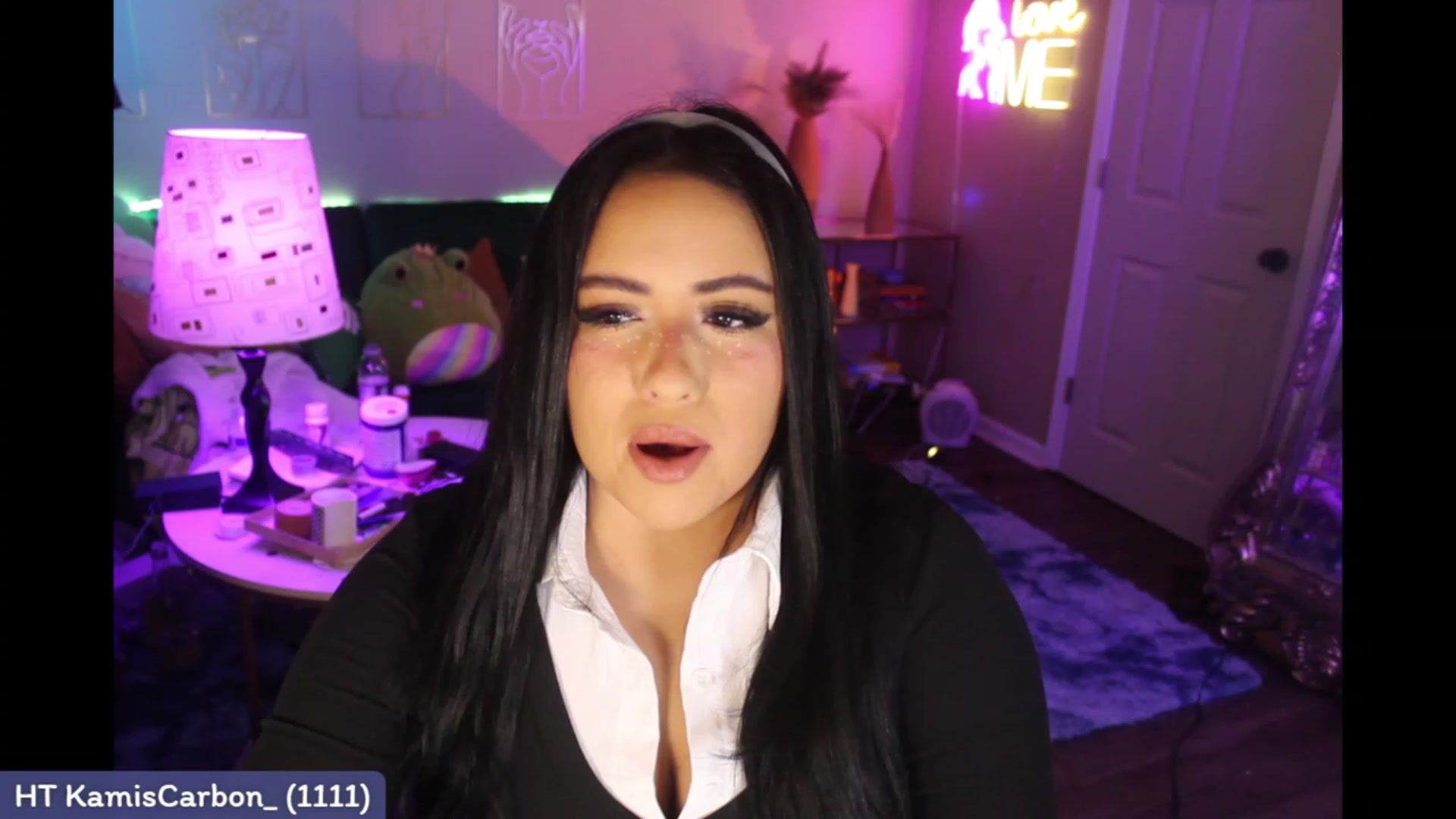 Gallery image thumbnail from Kamila__'s myfreecams stream on, 03/26/2023, 02:45 image 16 of 20
