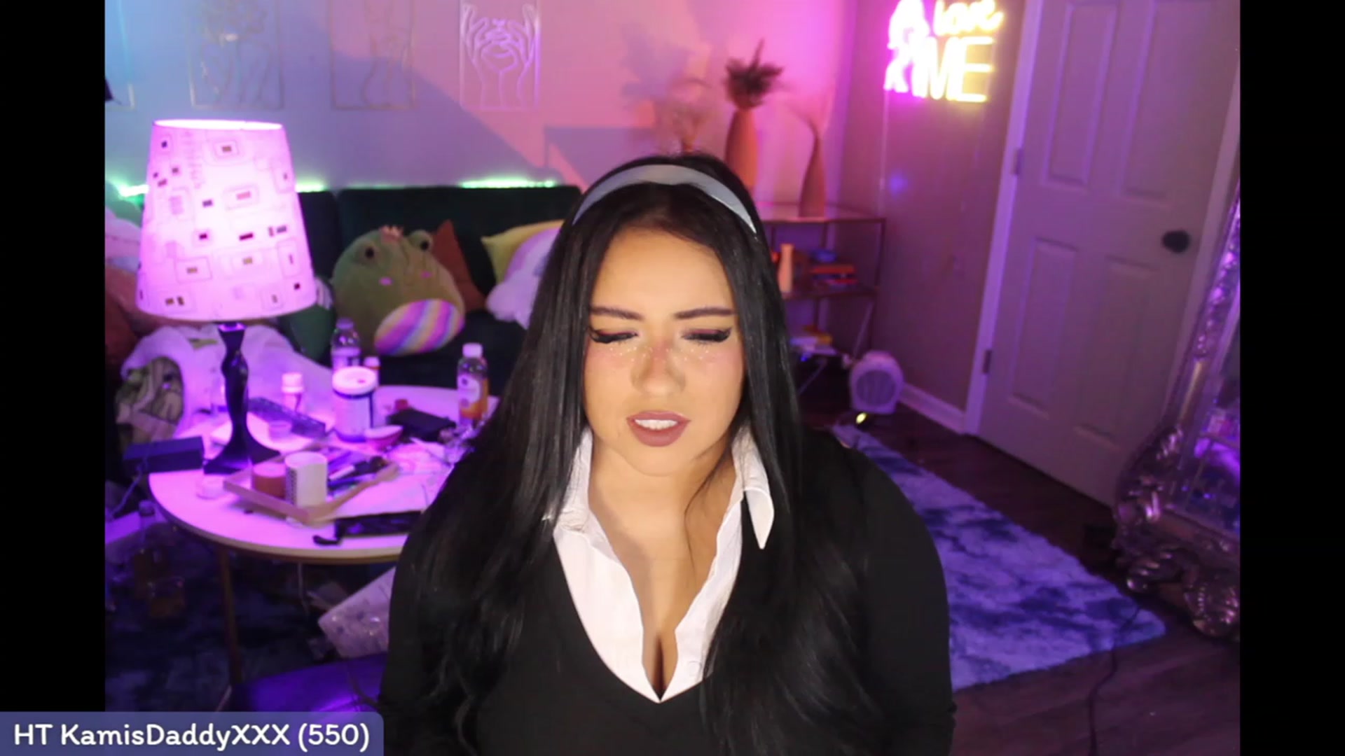 Gallery image thumbnail from Kamila__'s myfreecams stream on, 03/26/2023, 02:45 image 9 of 20