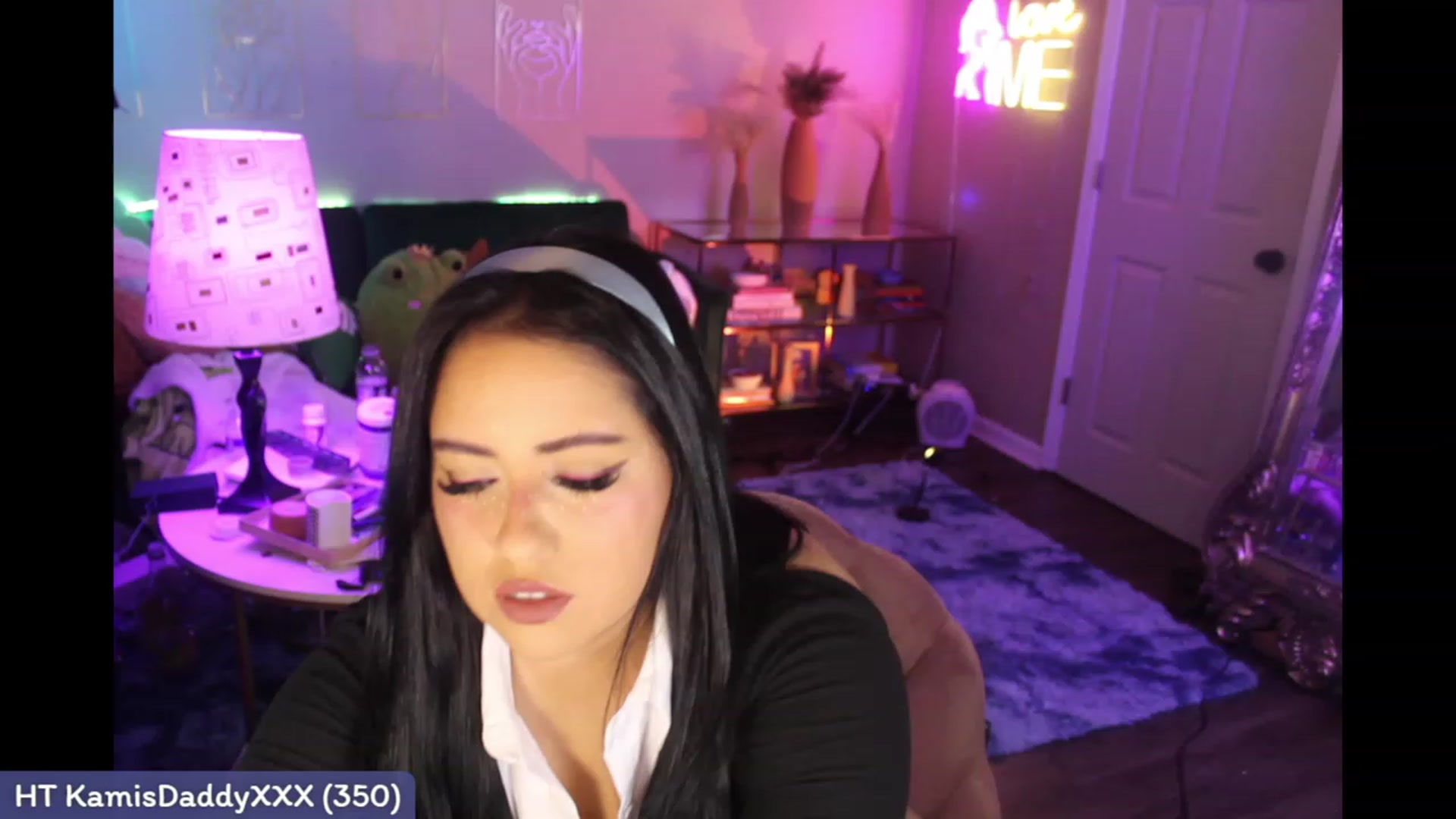 Gallery image thumbnail from Kamila__'s myfreecams stream on, 03/26/2023, 02:45 image 3 of 20