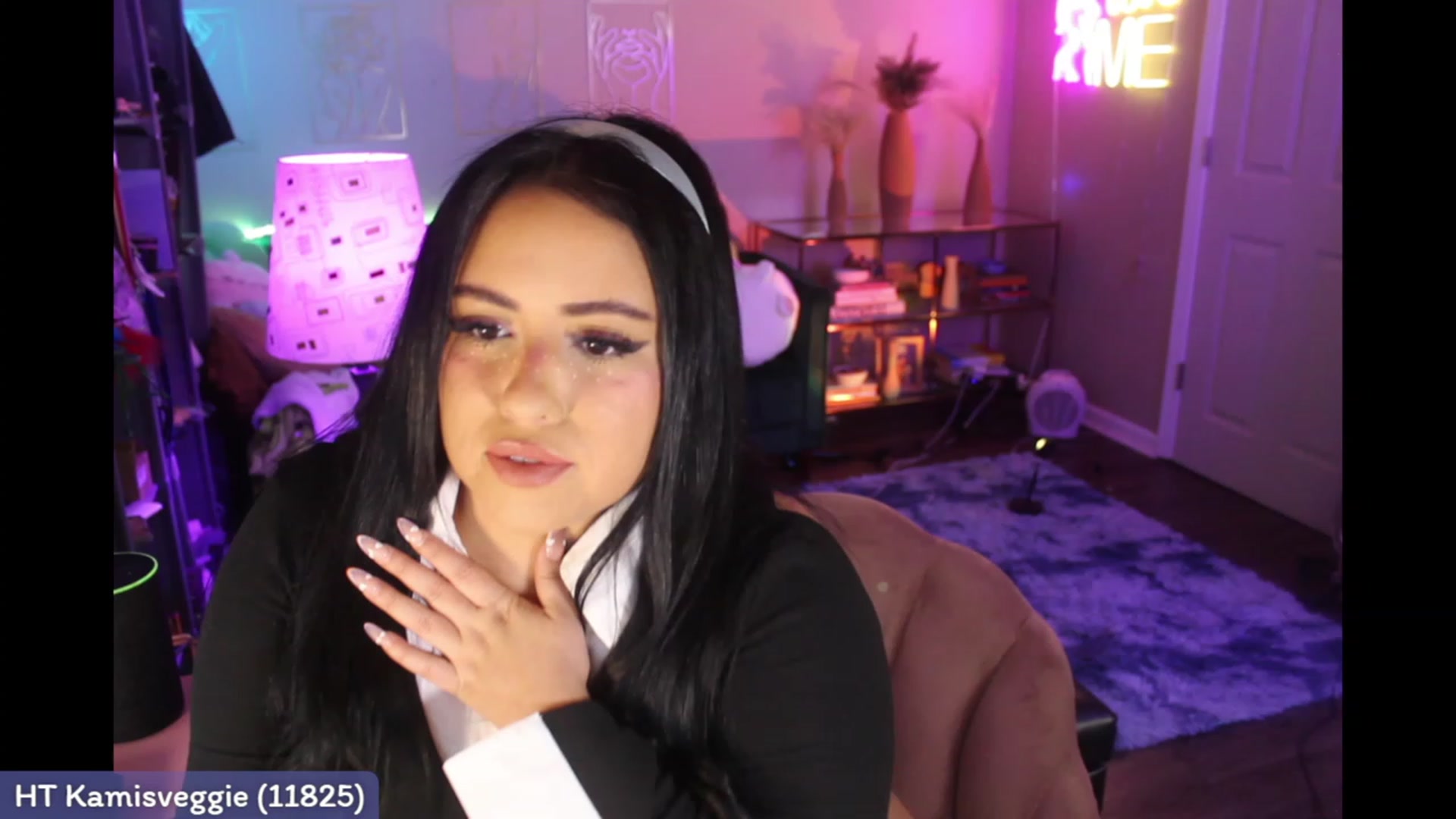 Gallery image thumbnail from Kamila__'s myfreecams stream on, 03/26/2023, 03:18 image 5 of 20