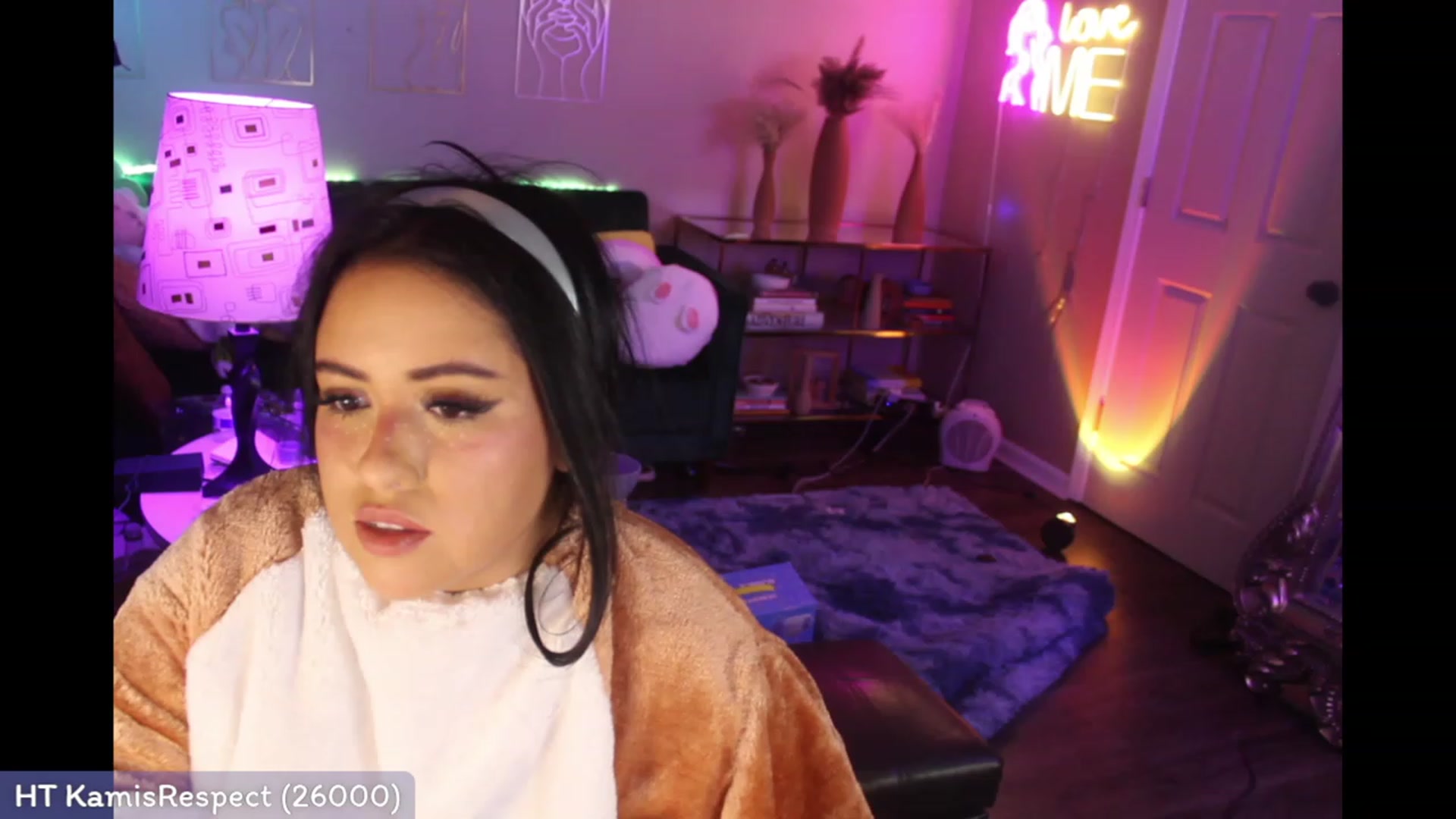Gallery image thumbnail from Kamila__'s myfreecams stream on, 03/26/2023, 03:18 image 20 of 20