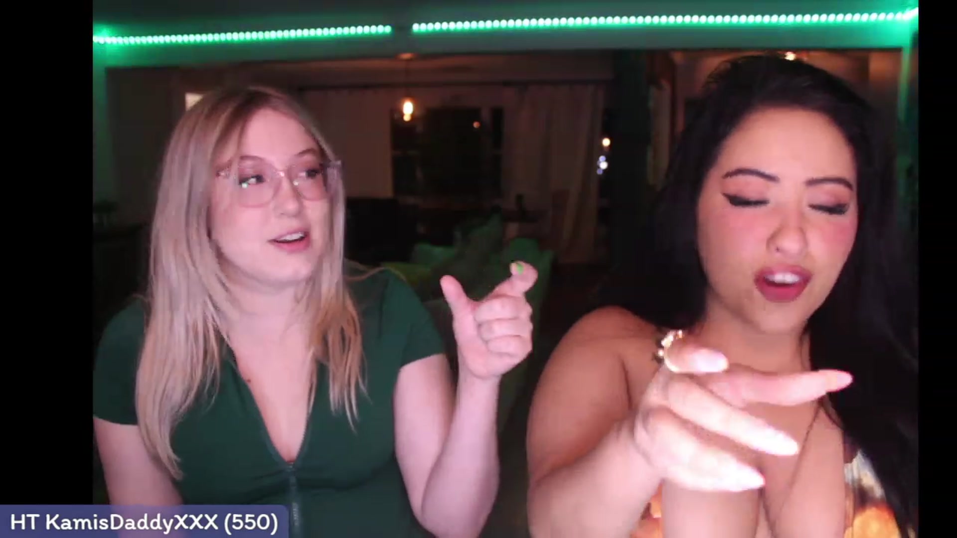 Gallery image thumbnail from Kamila__'s myfreecams stream on, 03/29/2023, 04:43 image 6 of 20