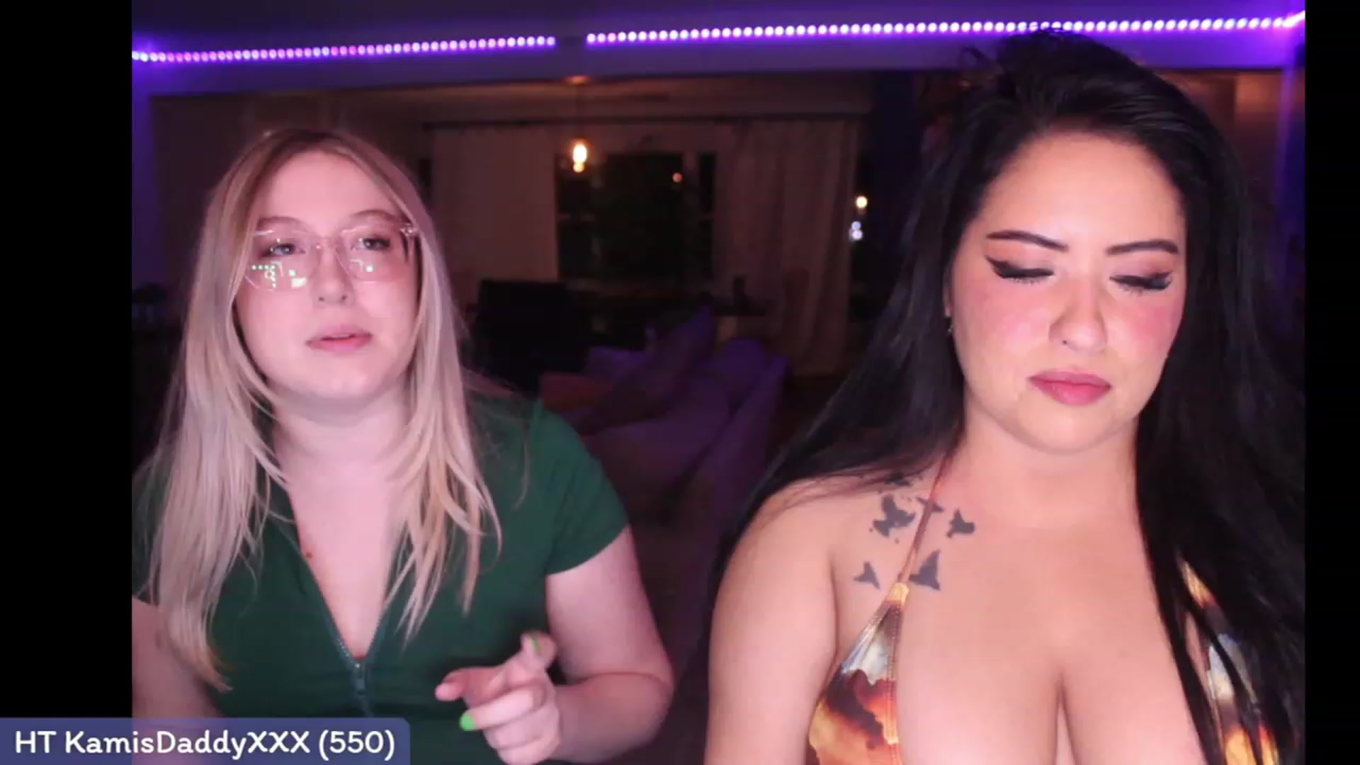 Gallery image thumbnail from Kamila__'s myfreecams stream on, 03/29/2023, 04:43 image 8 of 20