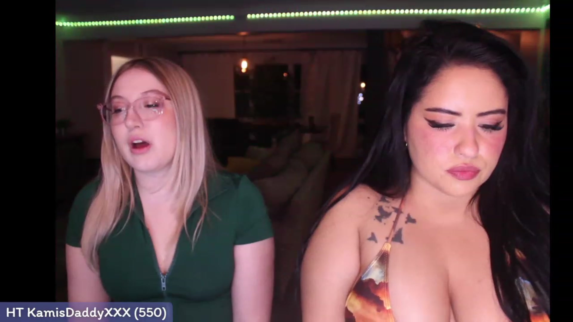 Gallery image thumbnail from Kamila__'s myfreecams stream on, 03/29/2023, 04:43 image 7 of 20