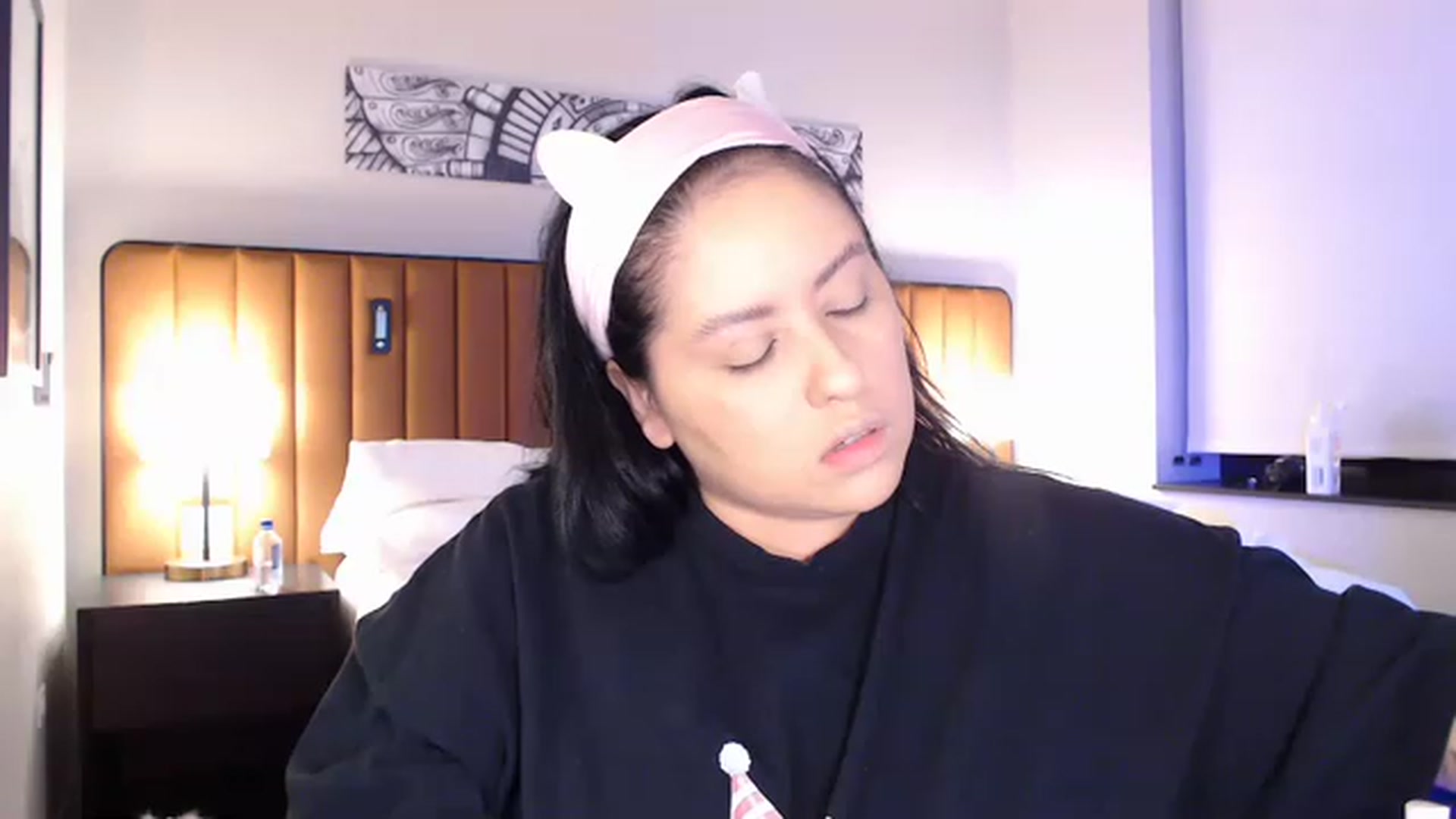 Gallery image thumbnail from Kamila__'s myfreecams stream on, 04/22/2023, 02:52 image 2 of 20