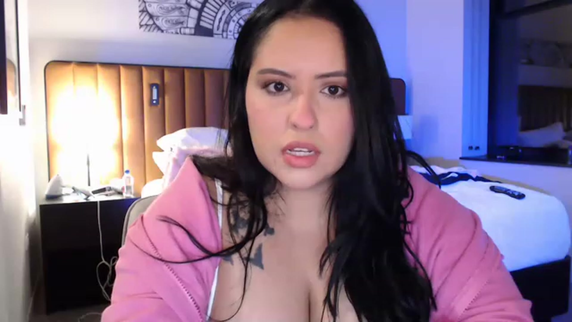 Gallery image thumbnail from Kamila__'s myfreecams stream on, 04/23/2023, 08:23 image 2 of 20