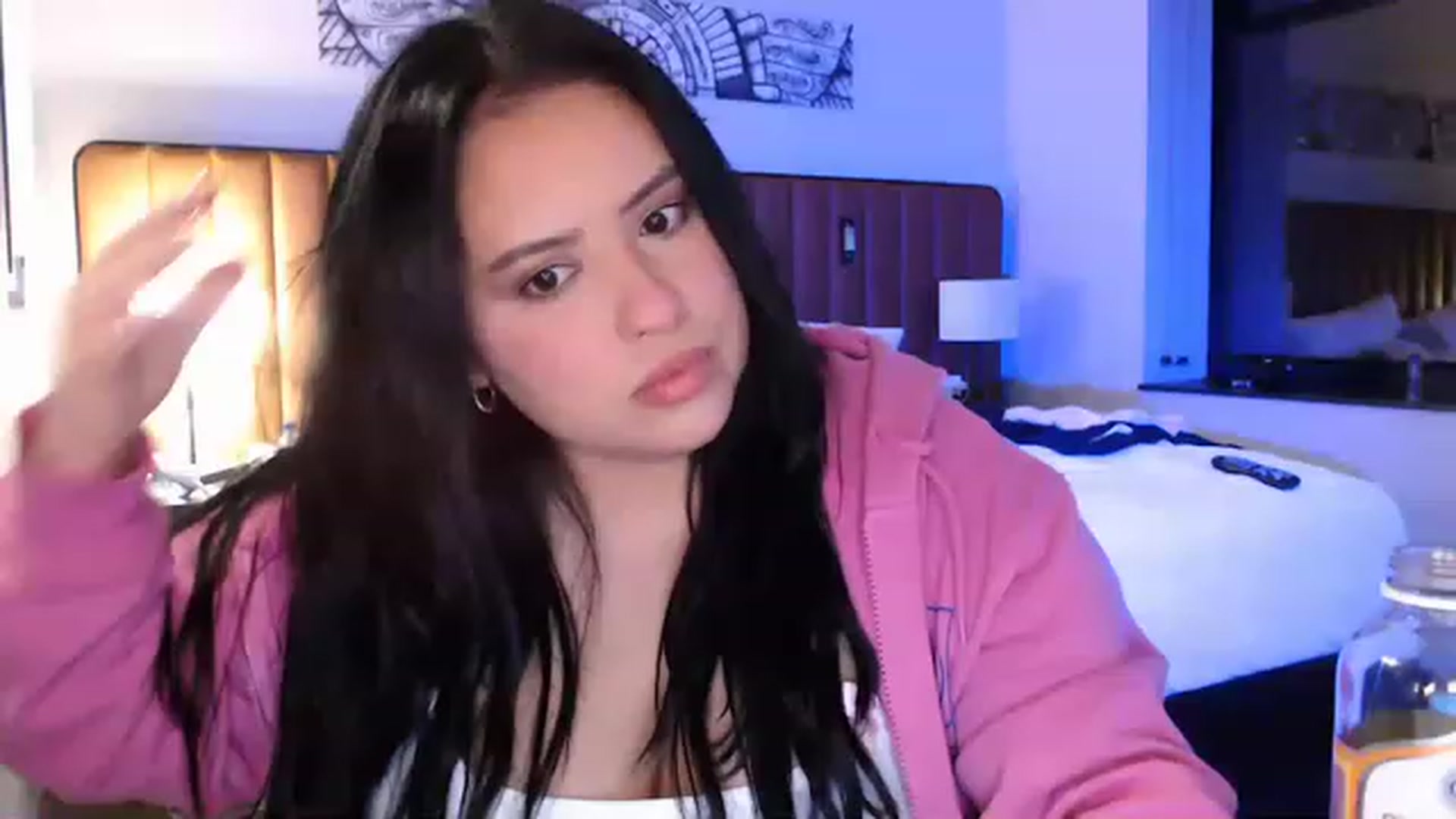 Gallery image thumbnail from Kamila__'s myfreecams stream on, 04/23/2023, 08:23 image 4 of 20