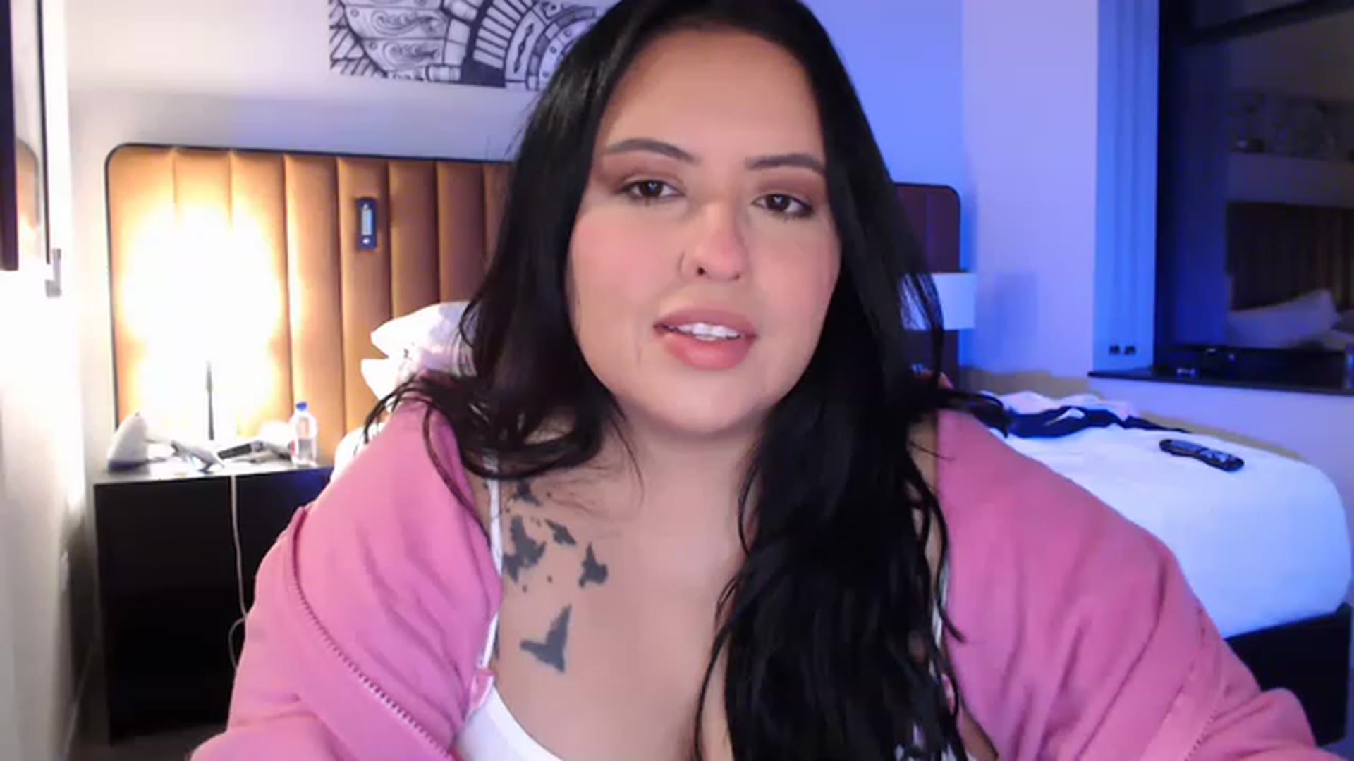 Gallery image thumbnail from Kamila__'s myfreecams stream on, 04/23/2023, 08:23 image 1 of 20